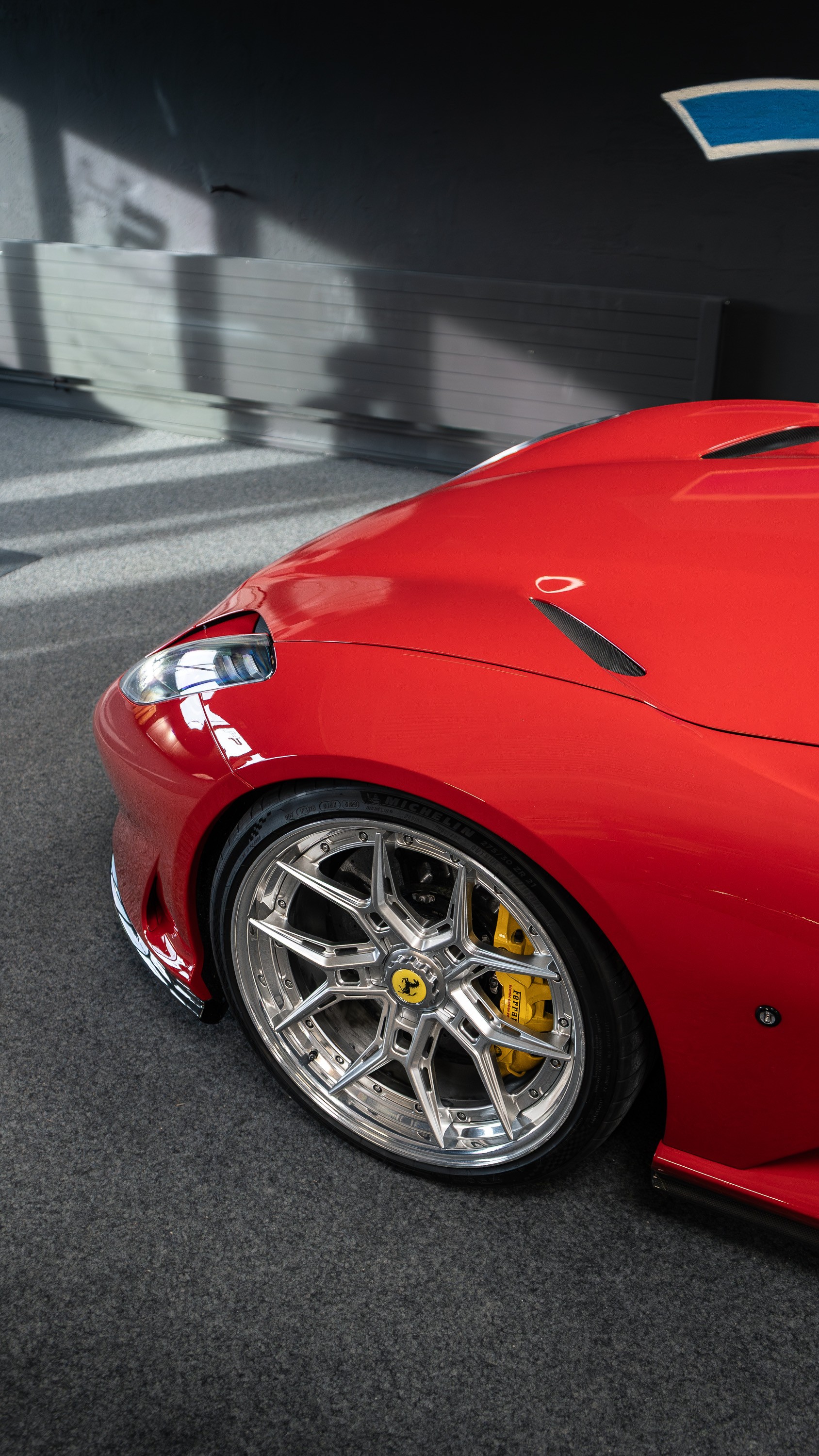 FERRARI 812 Superfast-image-8