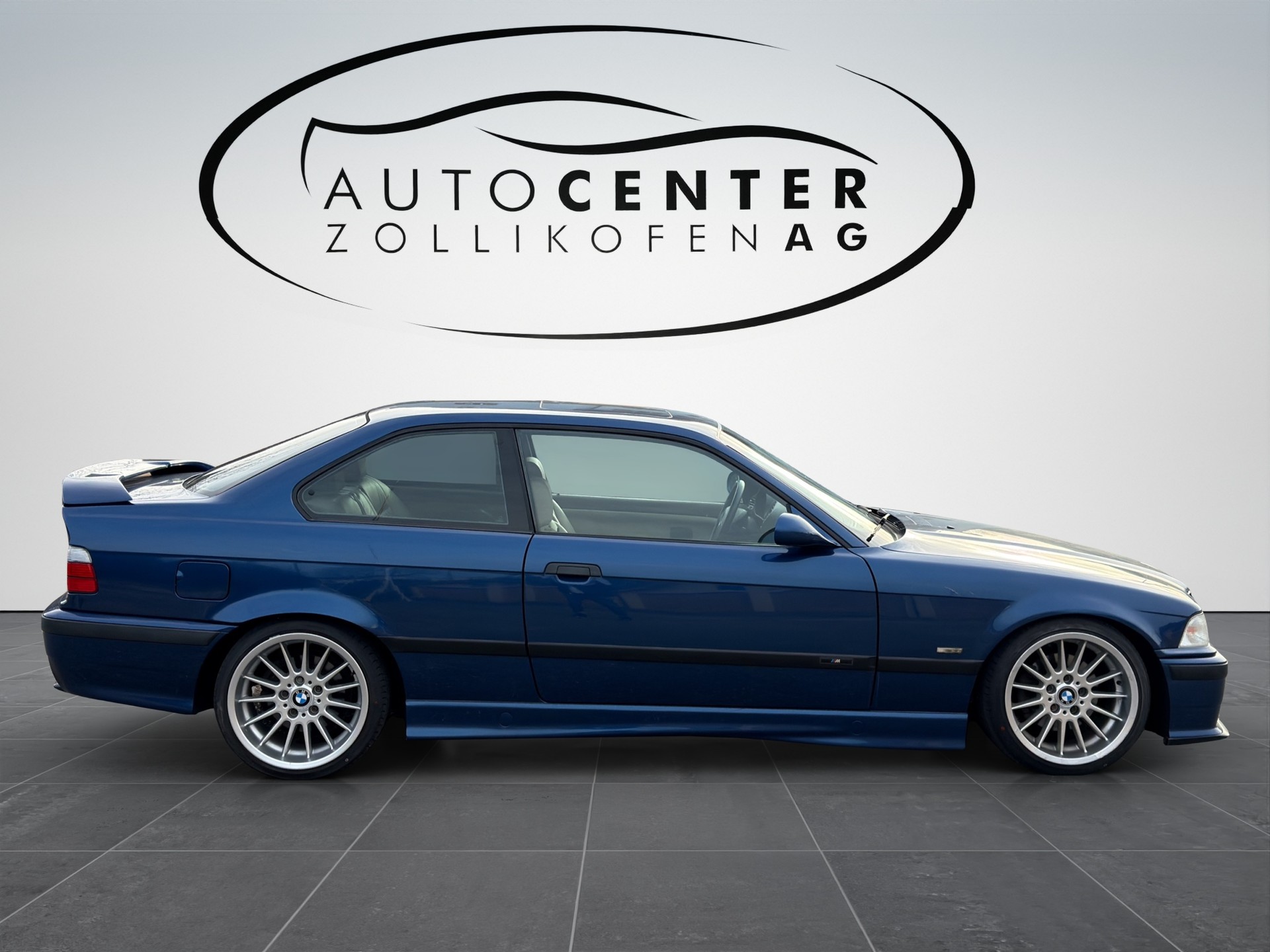 BMW 328i Coupé M- Paket-showroom-element-3