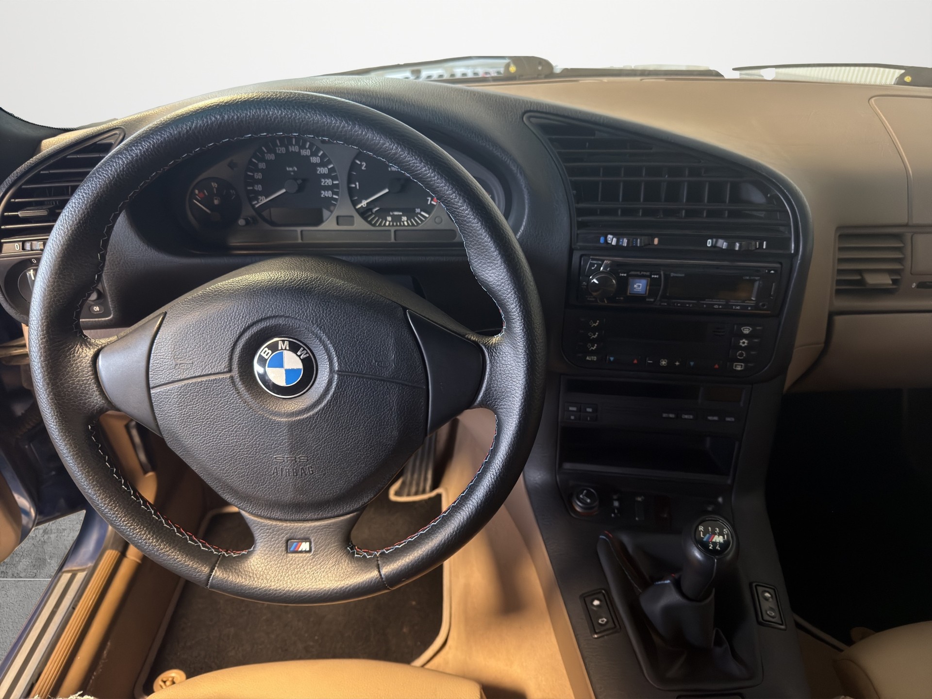 BMW 328i Coupé M- Paket-image-8