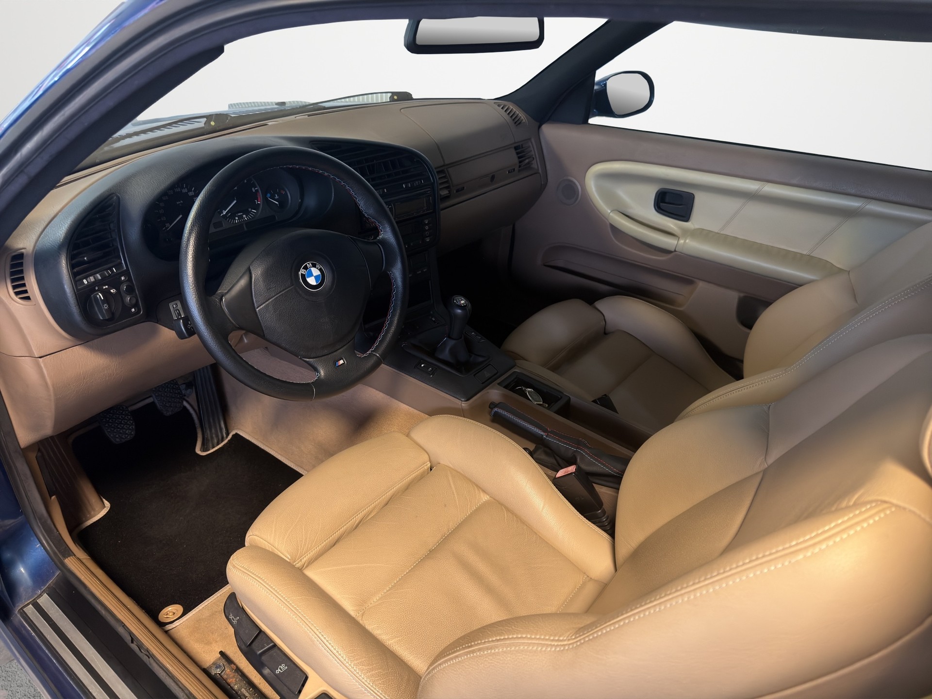 BMW 328i Coupé M- Paket-image-9