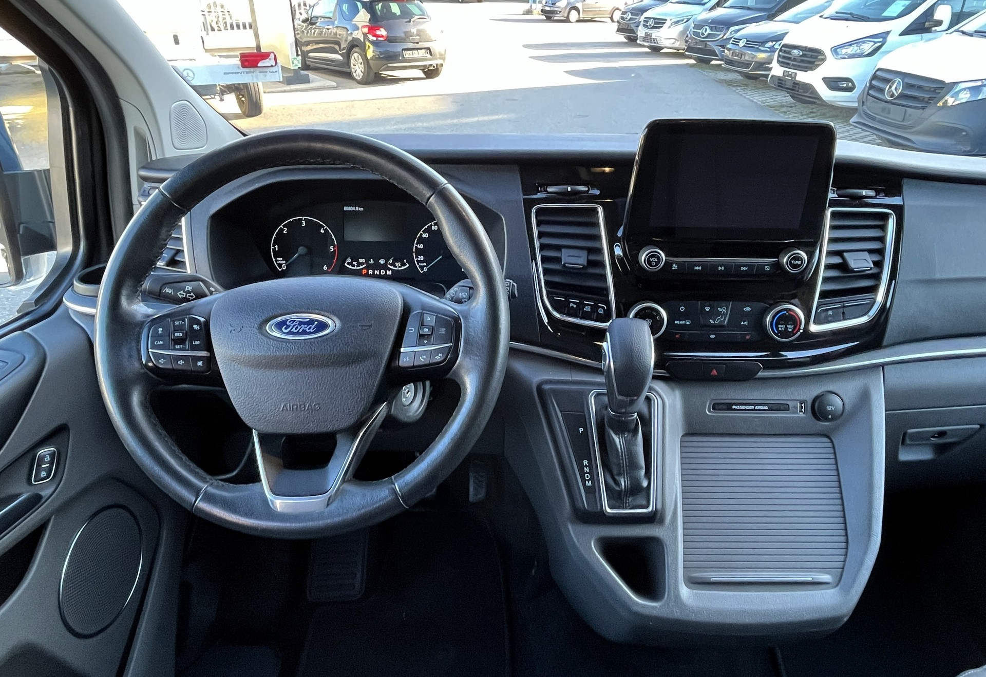 FORD Tourneo Custom 320 L1H1 Titanium A-image-9