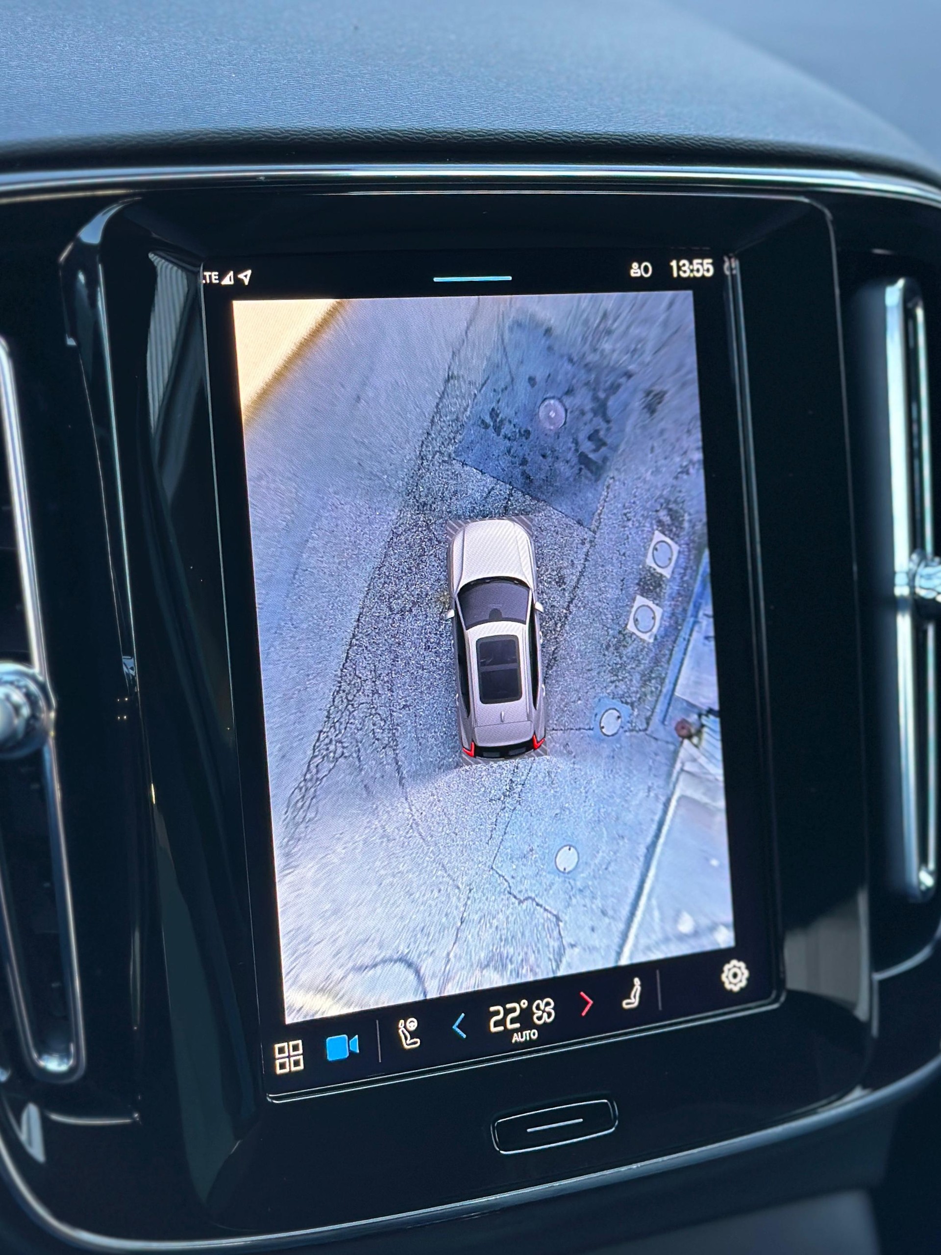 VOLVO XC40 2.0 B3 MH Core-image-13