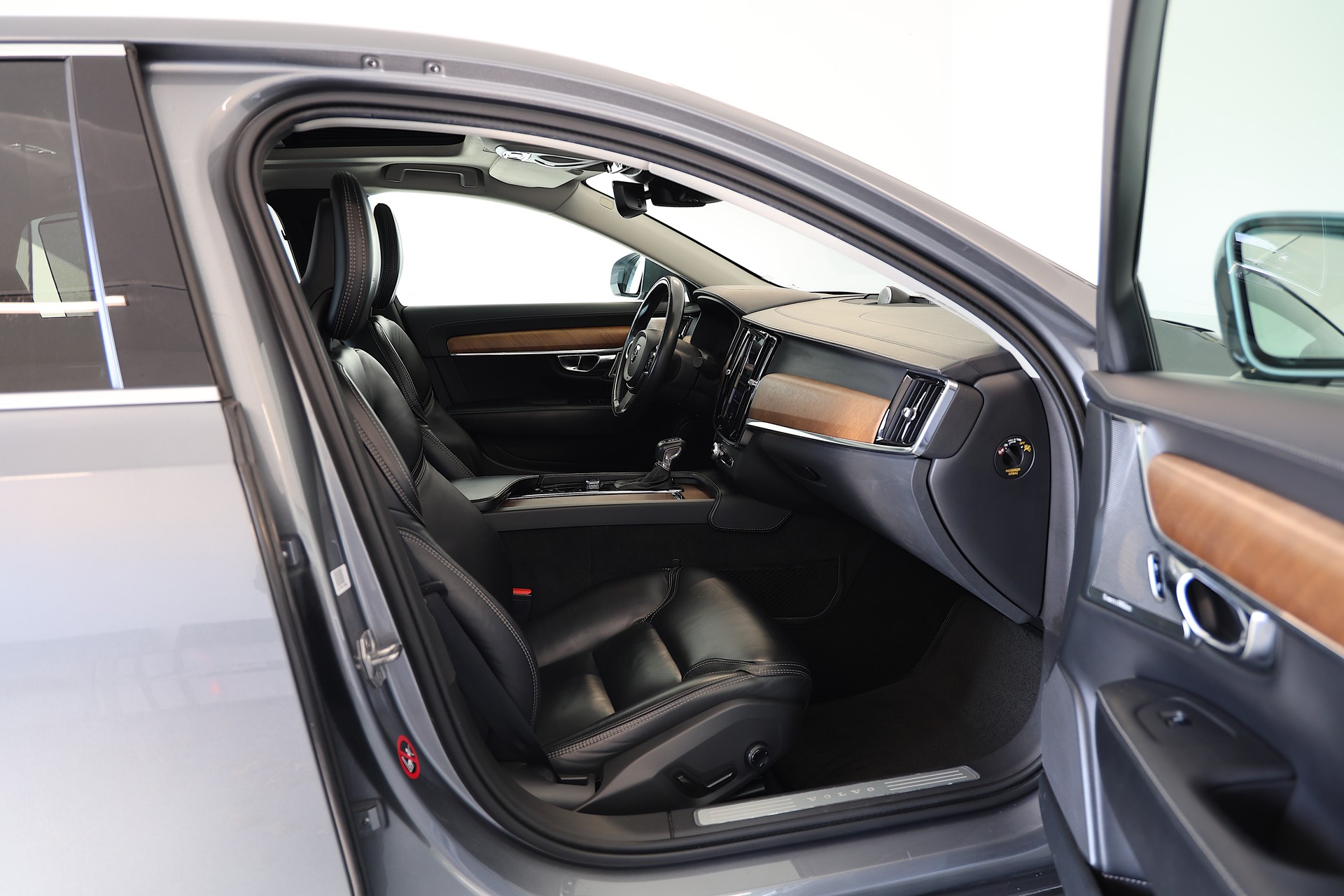VOLVO S90 D5 AWD Inscription Geartronic Powerpulse-image-12