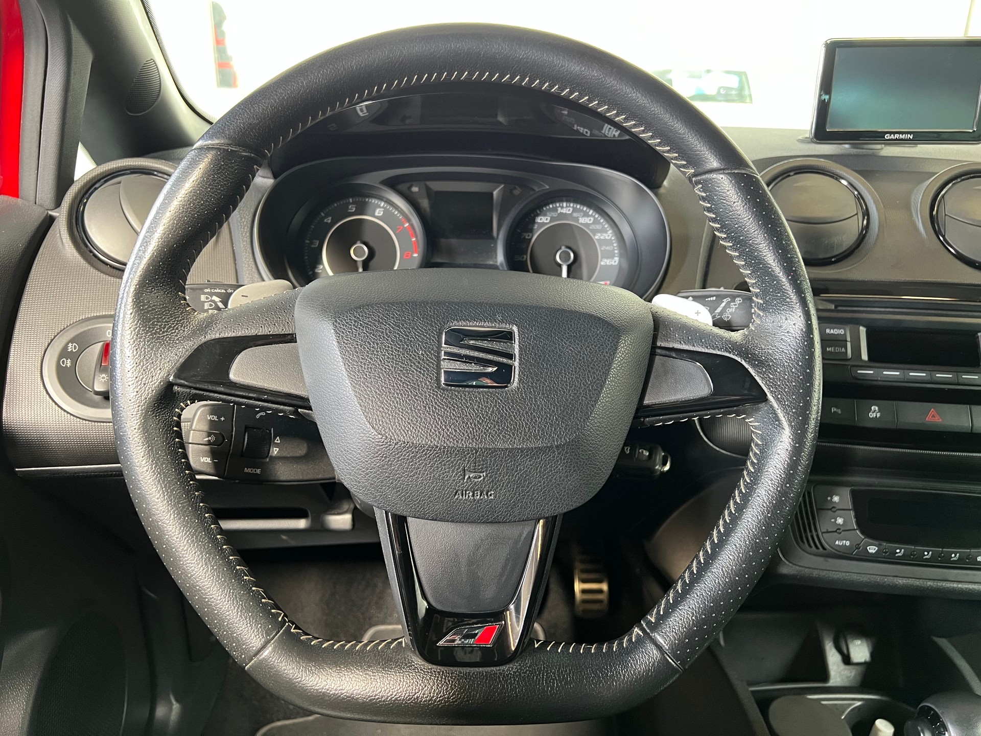 SEAT Ibiza SC 1.4 TSI Cupra SR DSG-image-7
