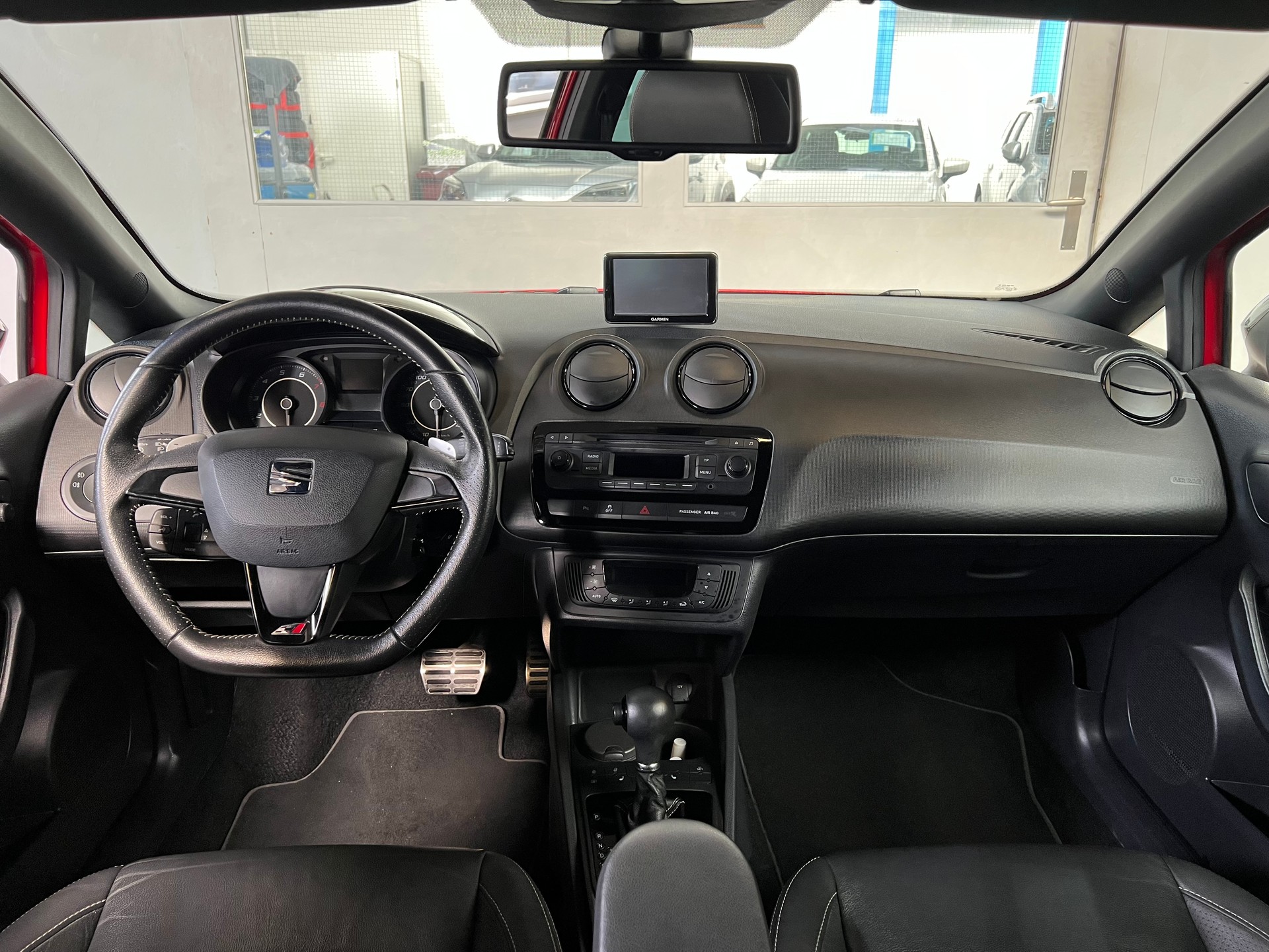 SEAT Ibiza SC 1.4 TSI Cupra SR DSG-image-4