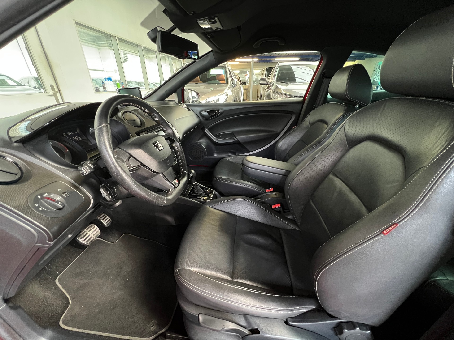 SEAT Ibiza SC 1.4 TSI Cupra SR DSG-image-8