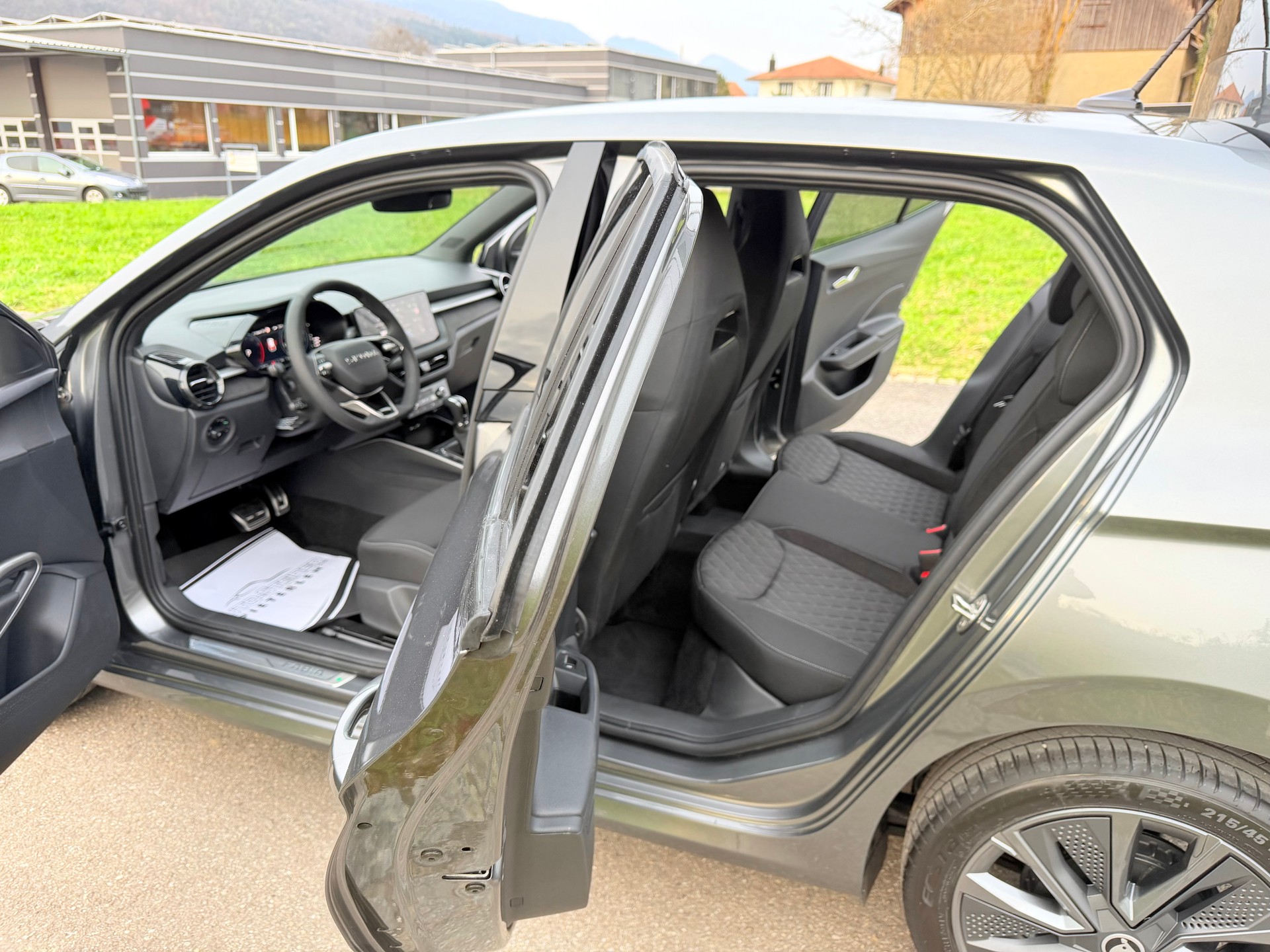 SKODA "NEUWAGEN" FABIA 1.0 TSI "DYNAMIC PAKET" DSG-AUTOMAT "NEU NUR 48 KM" NOCH NIE EINGELÖST !! CH WAGEN !!-image-21