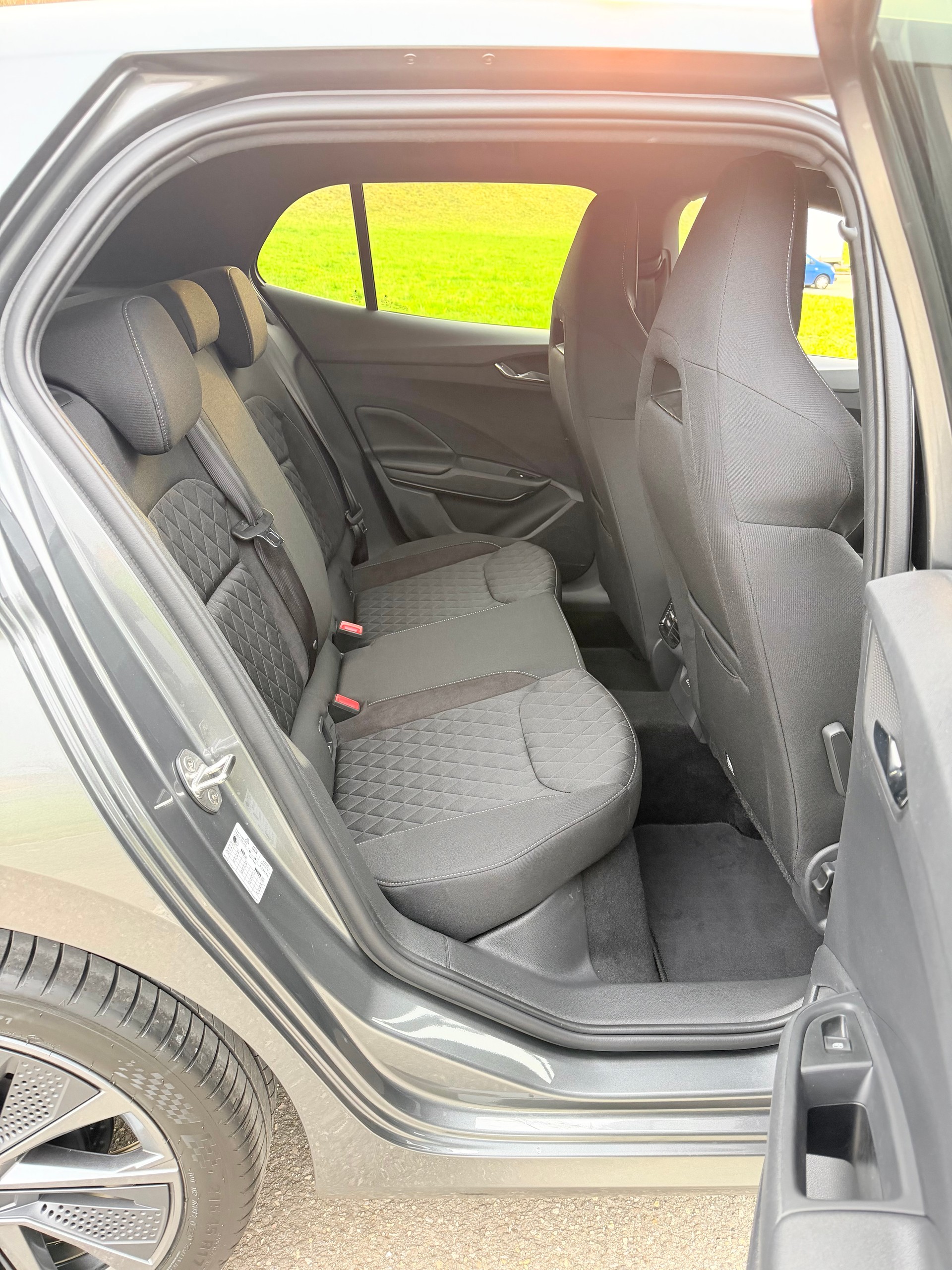 SKODA "NEUWAGEN" FABIA 1.0 TSI "DYNAMIC PAKET" DSG-AUTOMAT "NEU NUR 48 KM" NOCH NIE EINGELÖST !! CH WAGEN !!-image-25