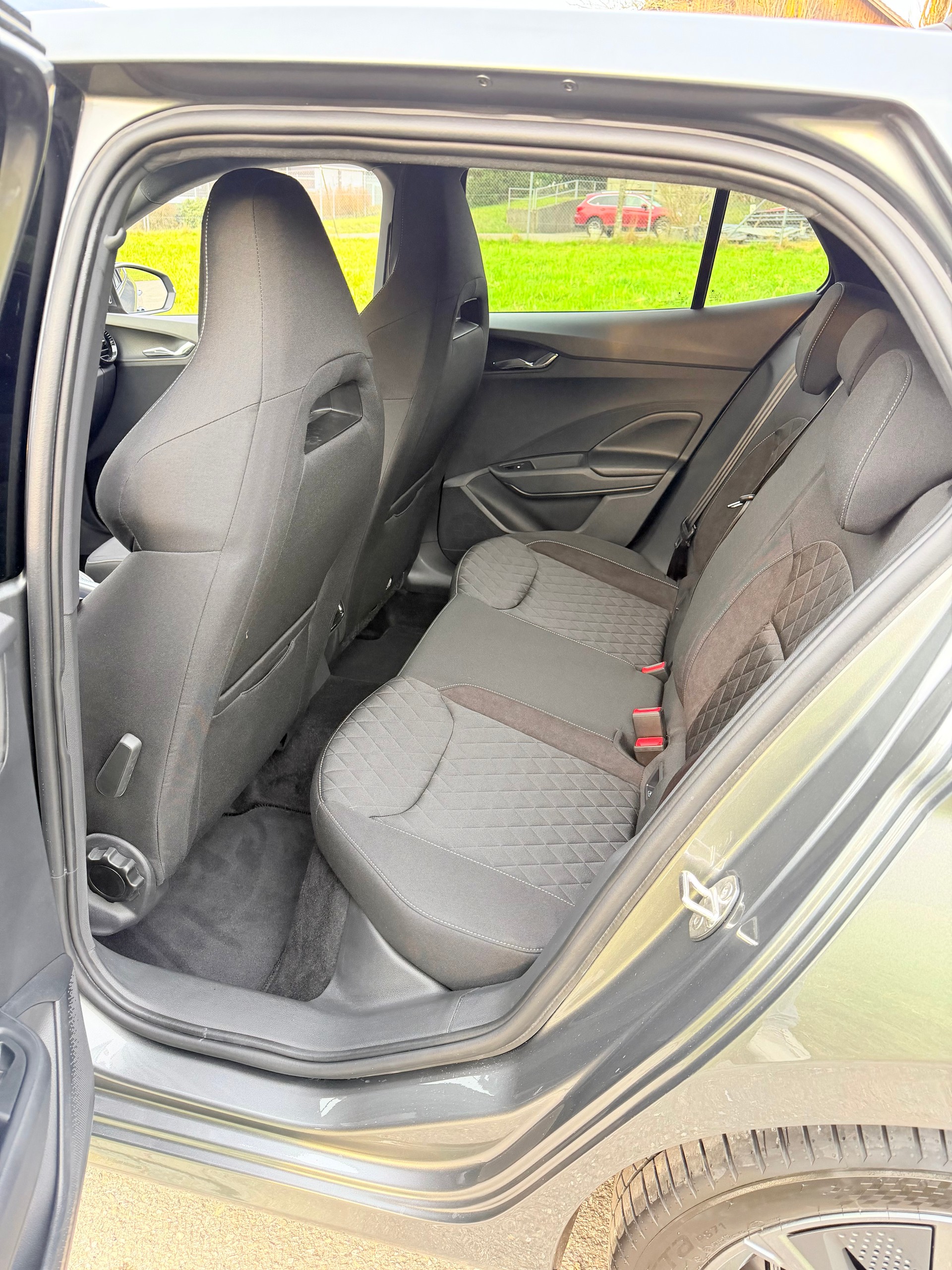 SKODA "NEUWAGEN" FABIA 1.0 TSI "DYNAMIC PAKET" DSG-AUTOMAT "NEU NUR 48 KM" NOCH NIE EINGELÖST !! CH WAGEN !!-image-26