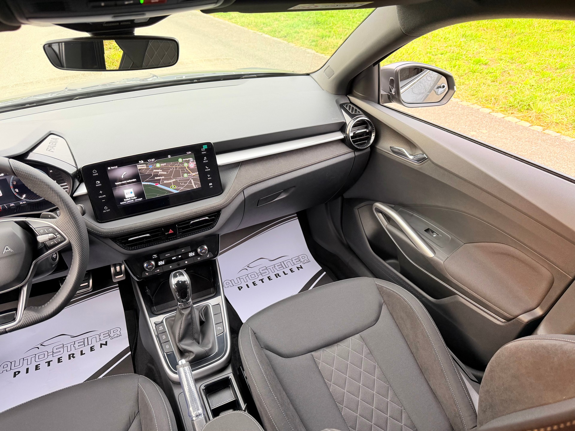 SKODA "NEUWAGEN" FABIA 1.0 TSI "DYNAMIC PAKET" DSG-AUTOMAT "NEU NUR 48 KM" NOCH NIE EINGELÖST !! CH WAGEN !!-image-24
