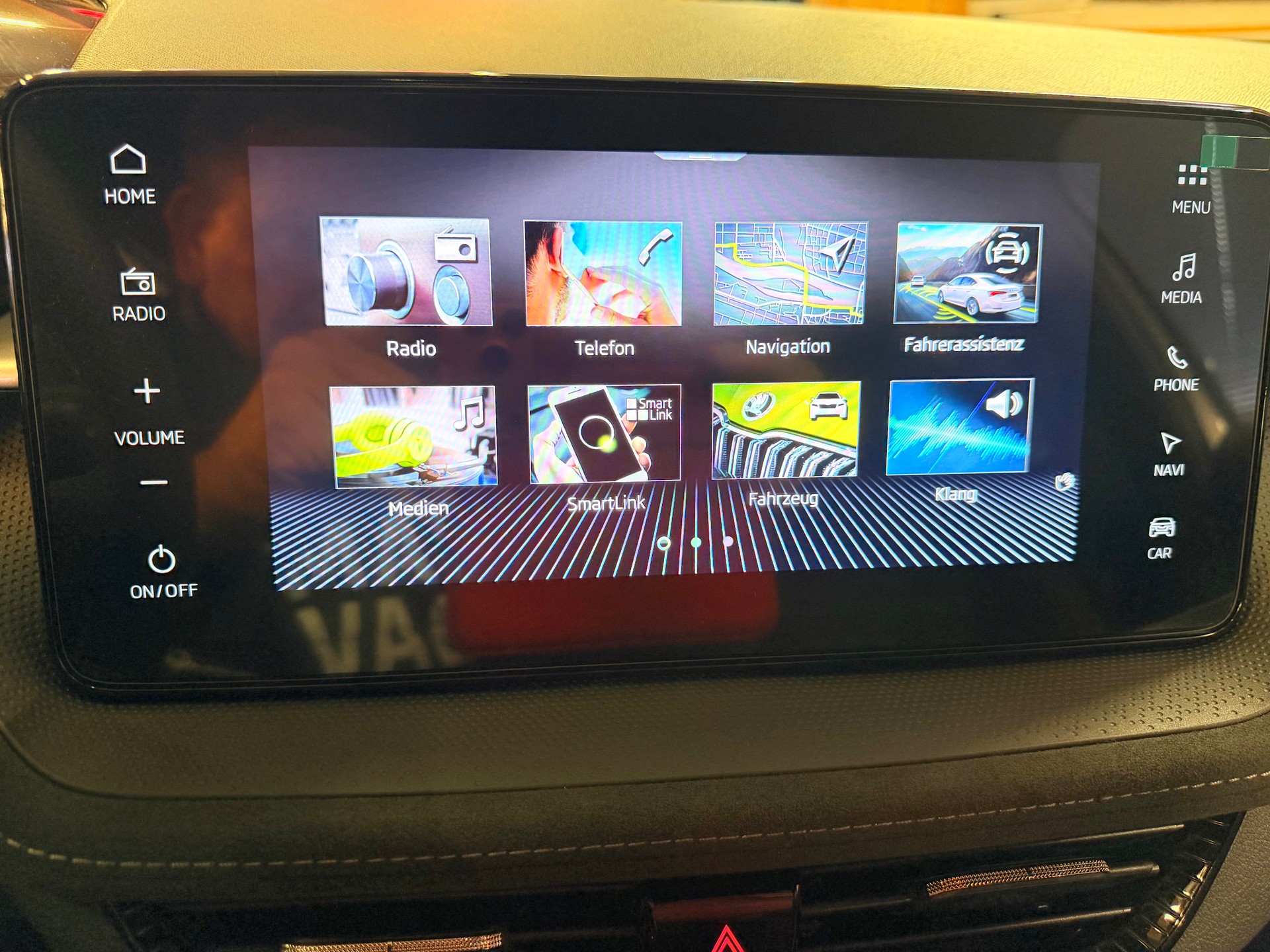 SKODA "NEUWAGEN" FABIA 1.0 TSI "DYNAMIC PAKET" DSG-AUTOMAT "NEU NUR 48 KM" NOCH NIE EINGELÖST !! CH WAGEN !!-image-11