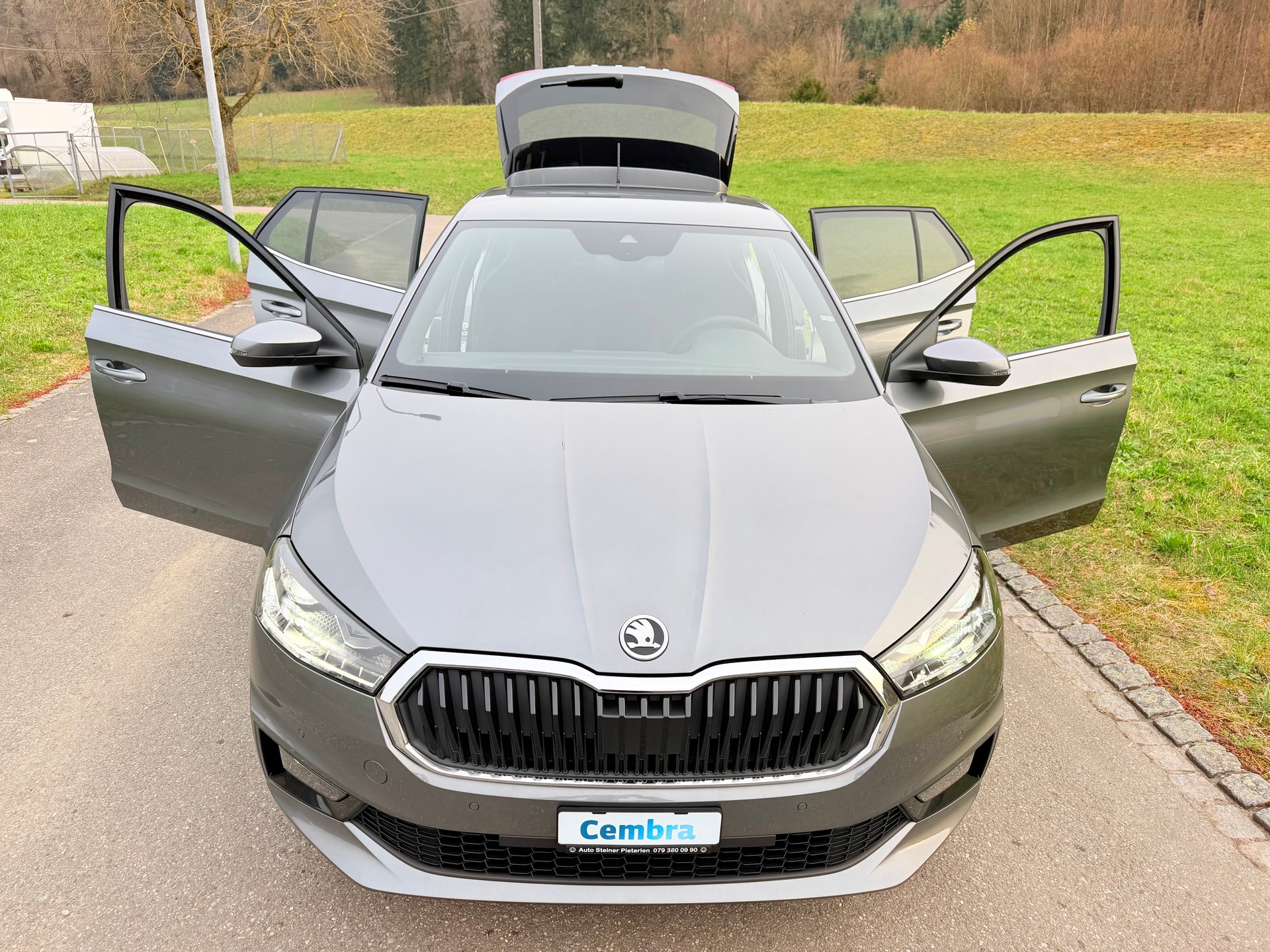 SKODA "NEUWAGEN" FABIA 1.0 TSI "DYNAMIC PAKET" DSG-AUTOMAT "NEU NUR 48 KM" NOCH NIE EINGELÖST !! CH WAGEN !!
