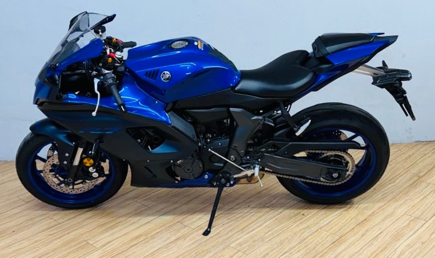 YAMAHA YZF-R7-image-5