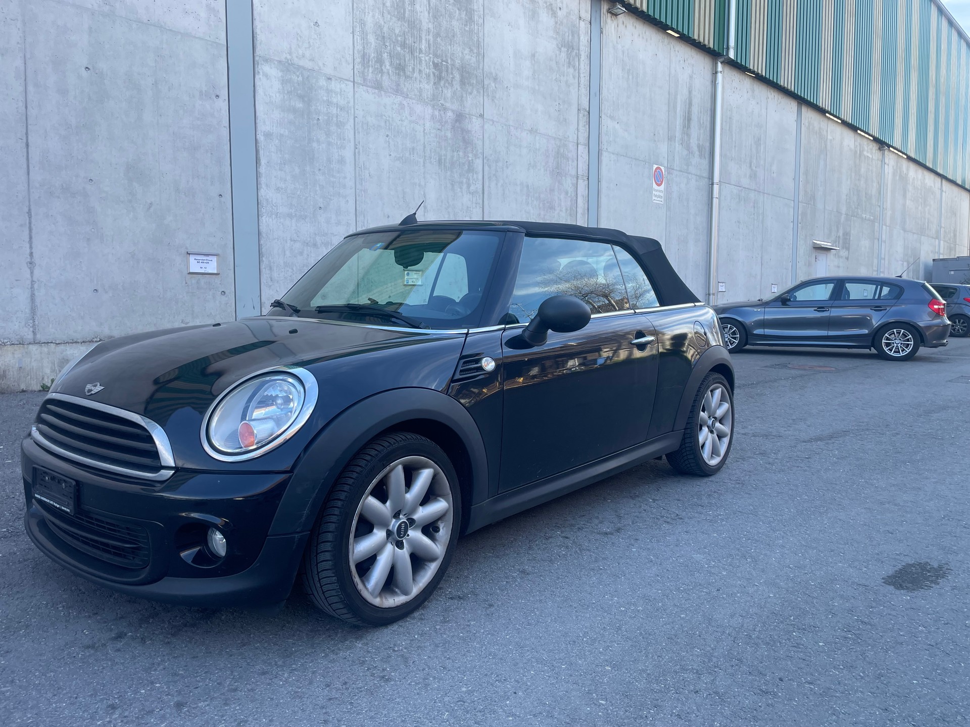 MINI Cooper Cabriolet-image-1