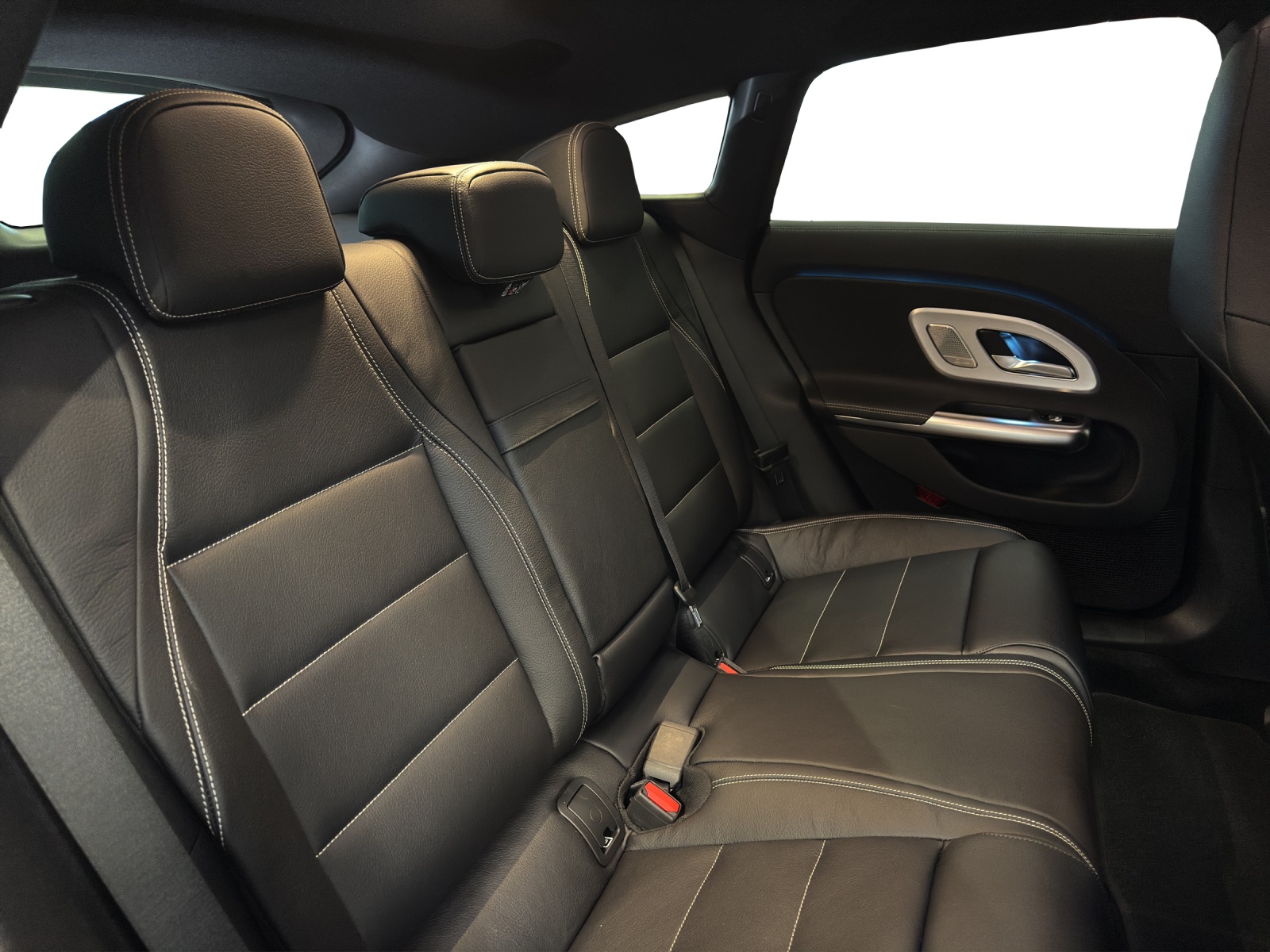 MERCEDES-BENZ CLA SB 350 4M 85 kWh EQ-image-18
