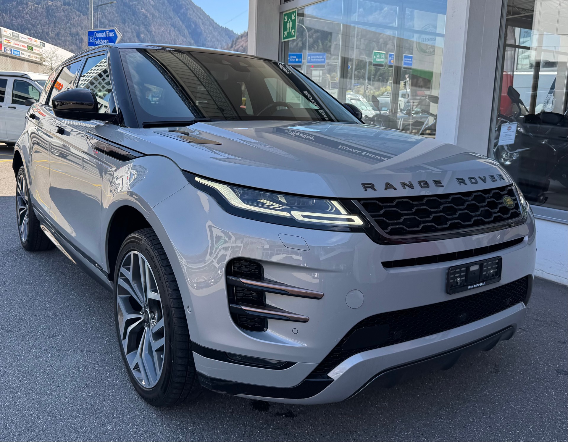 LAND ROVER Range Rover Evoque R-Dyn First Edi P 250 HSE AT9