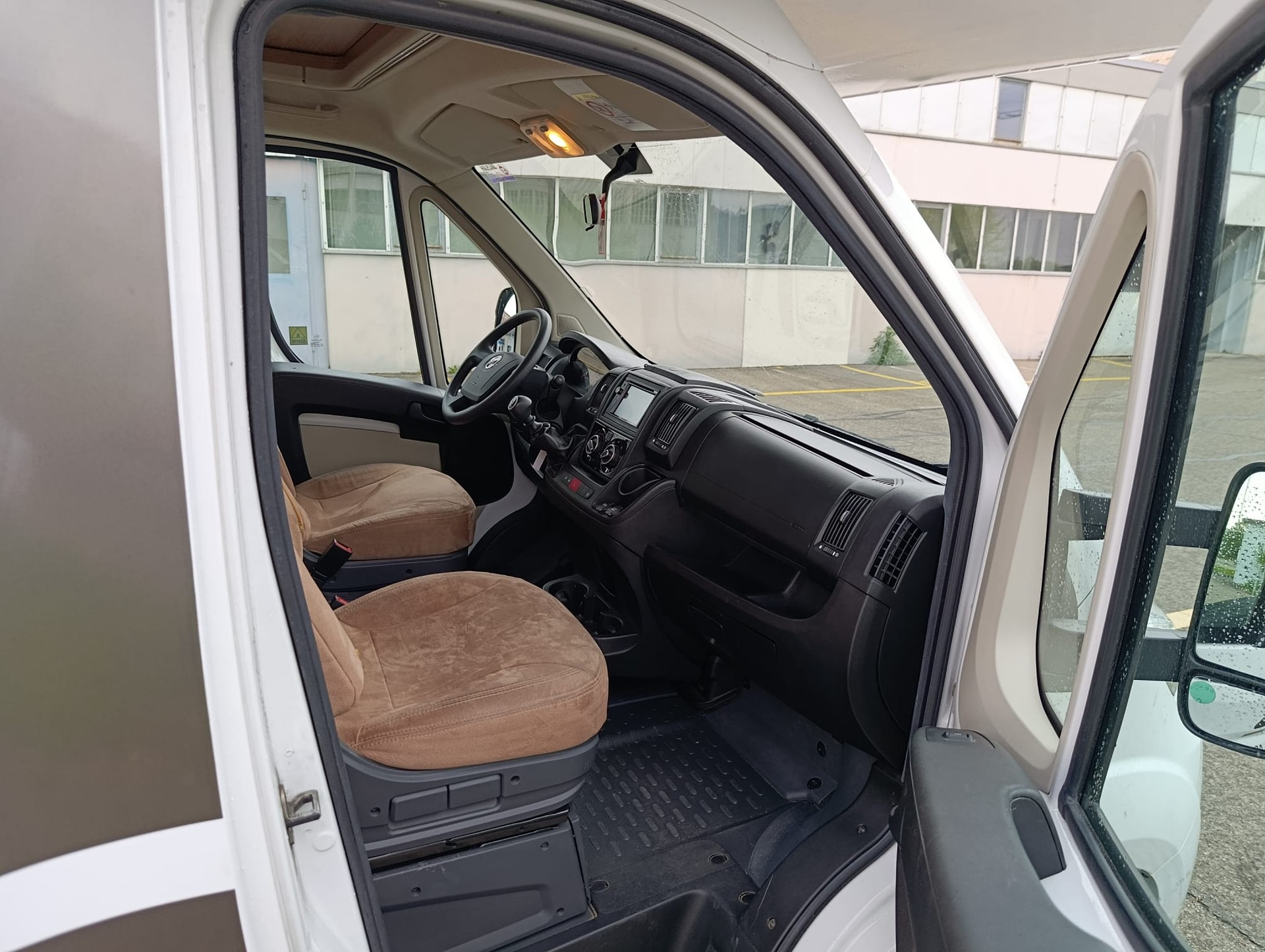CARADO Capron A461***Raumwunder für Familien 6 Sitz-,Schlafplätzen***Großzügige Dinette***Getrennte Bereiche**Große Küche***-image-9