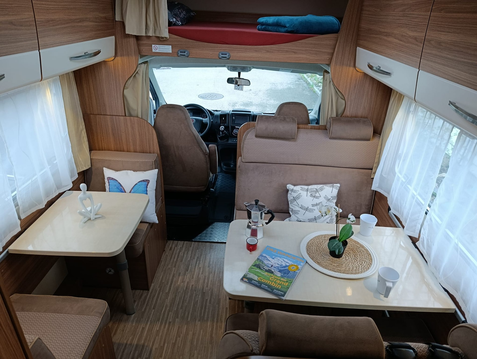 CARADO Capron A461***Raumwunder für Familien 6 Sitz-,Schlafplätzen***Großzügige Dinette***Getrennte Bereiche**Große Küche***-image-16