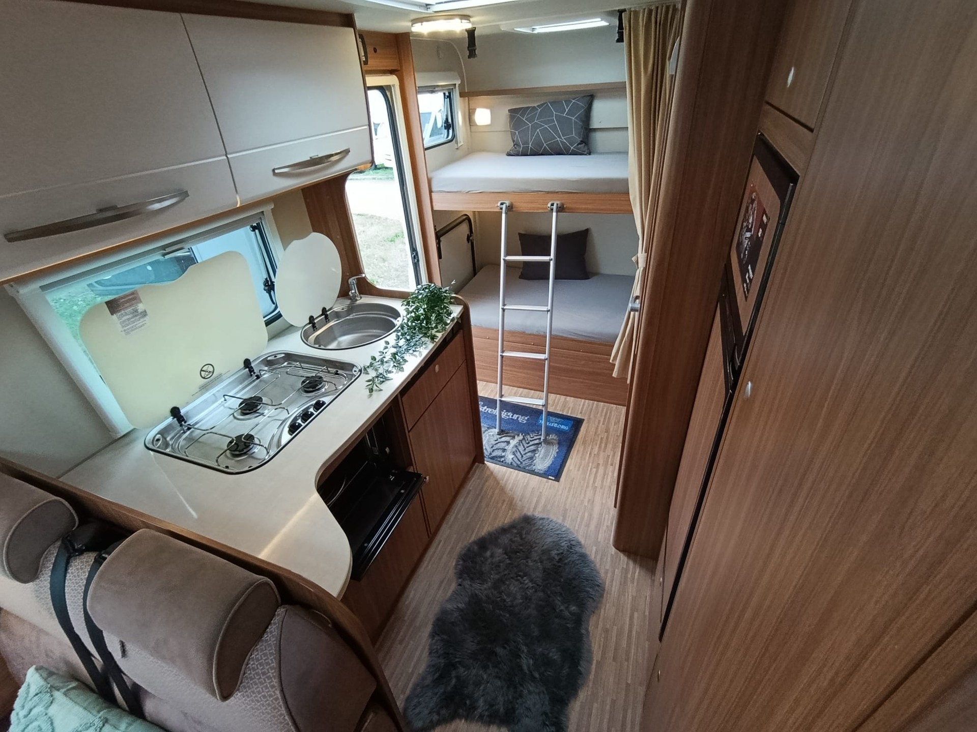 CARADO Capron A461***Raumwunder für Familien 6 Sitz-,Schlafplätzen***Großzügige Dinette***Getrennte Bereiche**Große Küche***-image-17