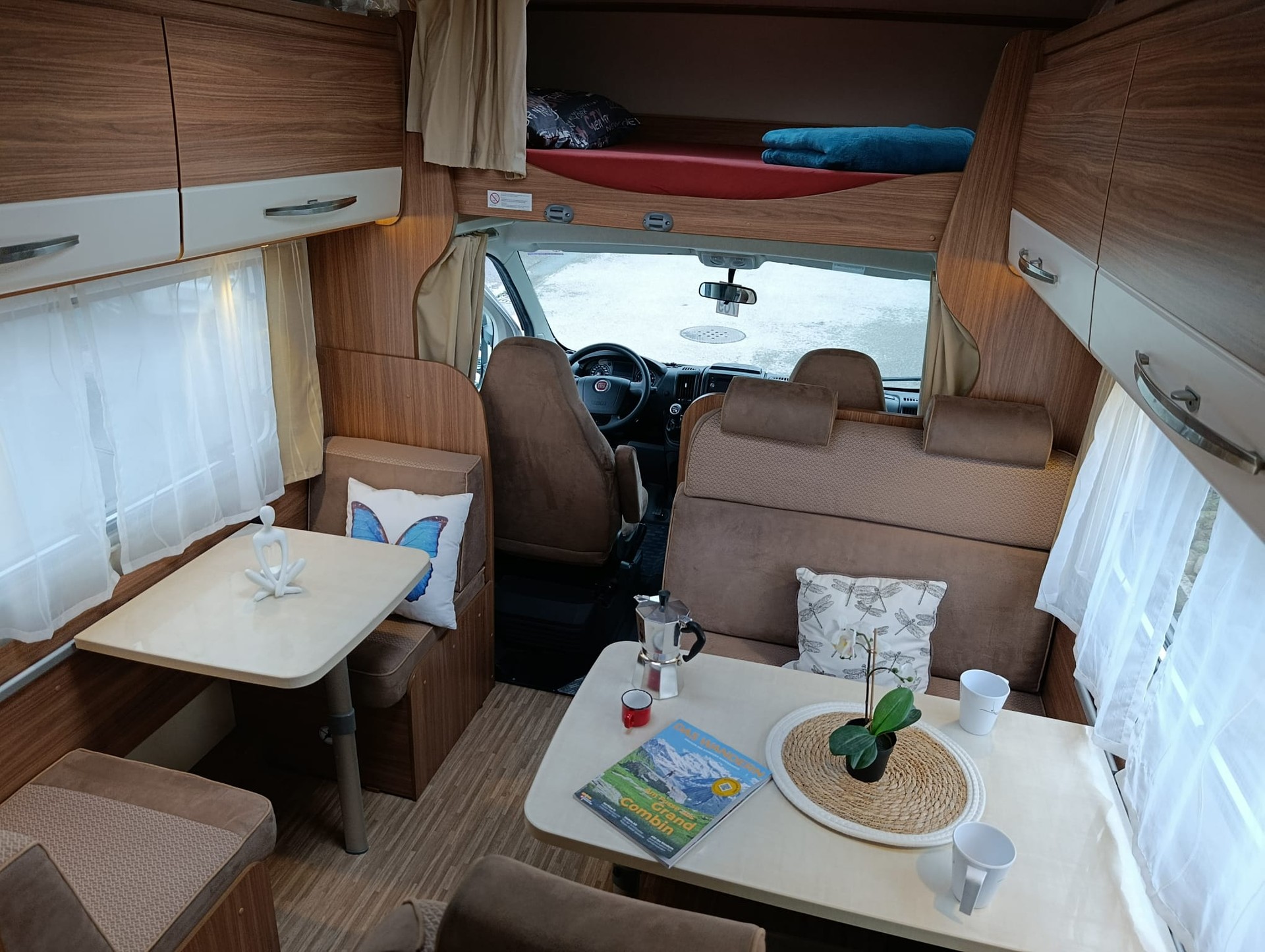 CARADO Capron A461***Raumwunder für Familien 6 Sitz-,Schlafplätzen***Großzügige Dinette***Getrennte Bereiche**Große Küche***-showroom-element-1