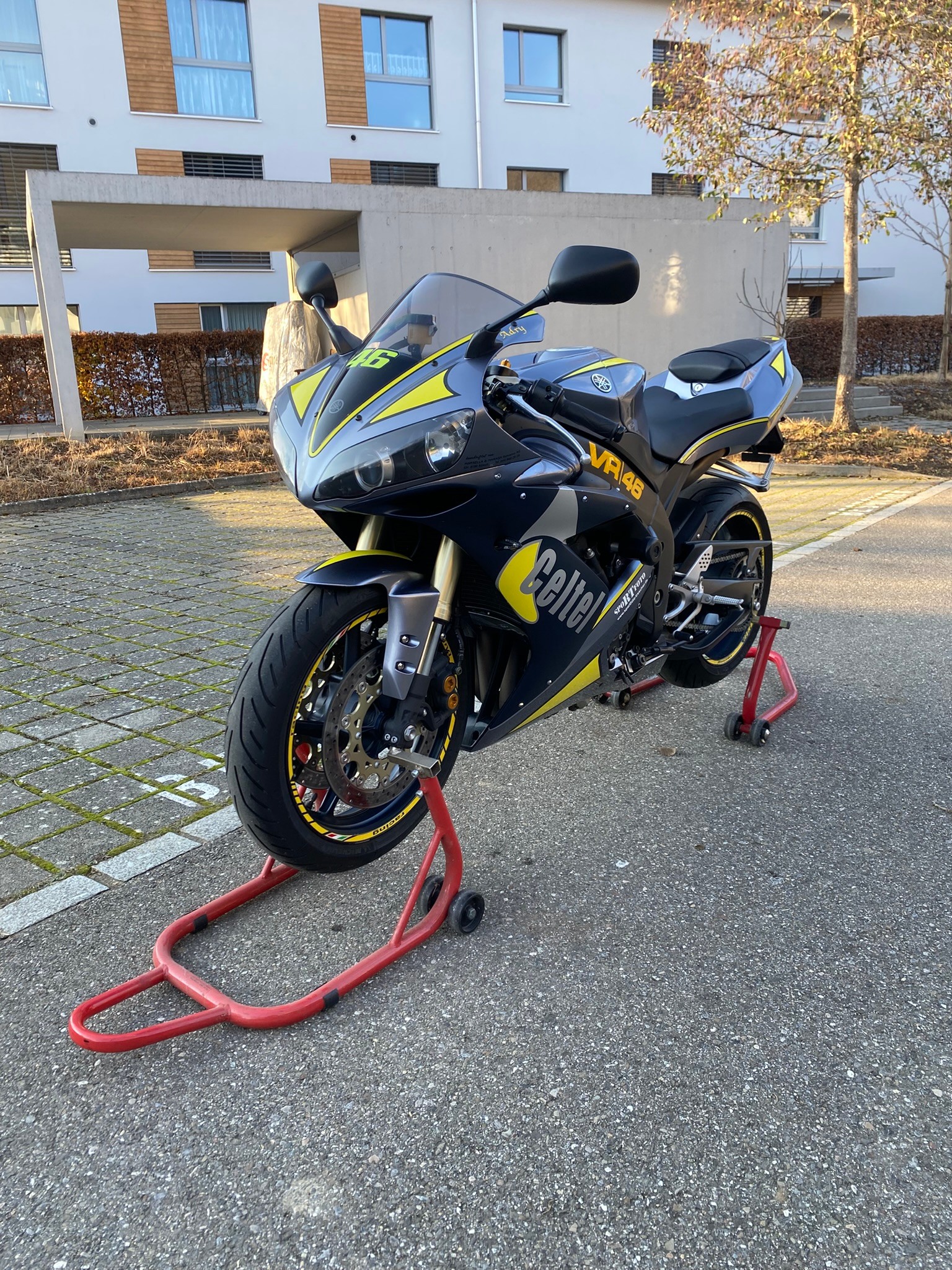 YAMAHA YZF-R1-image-5