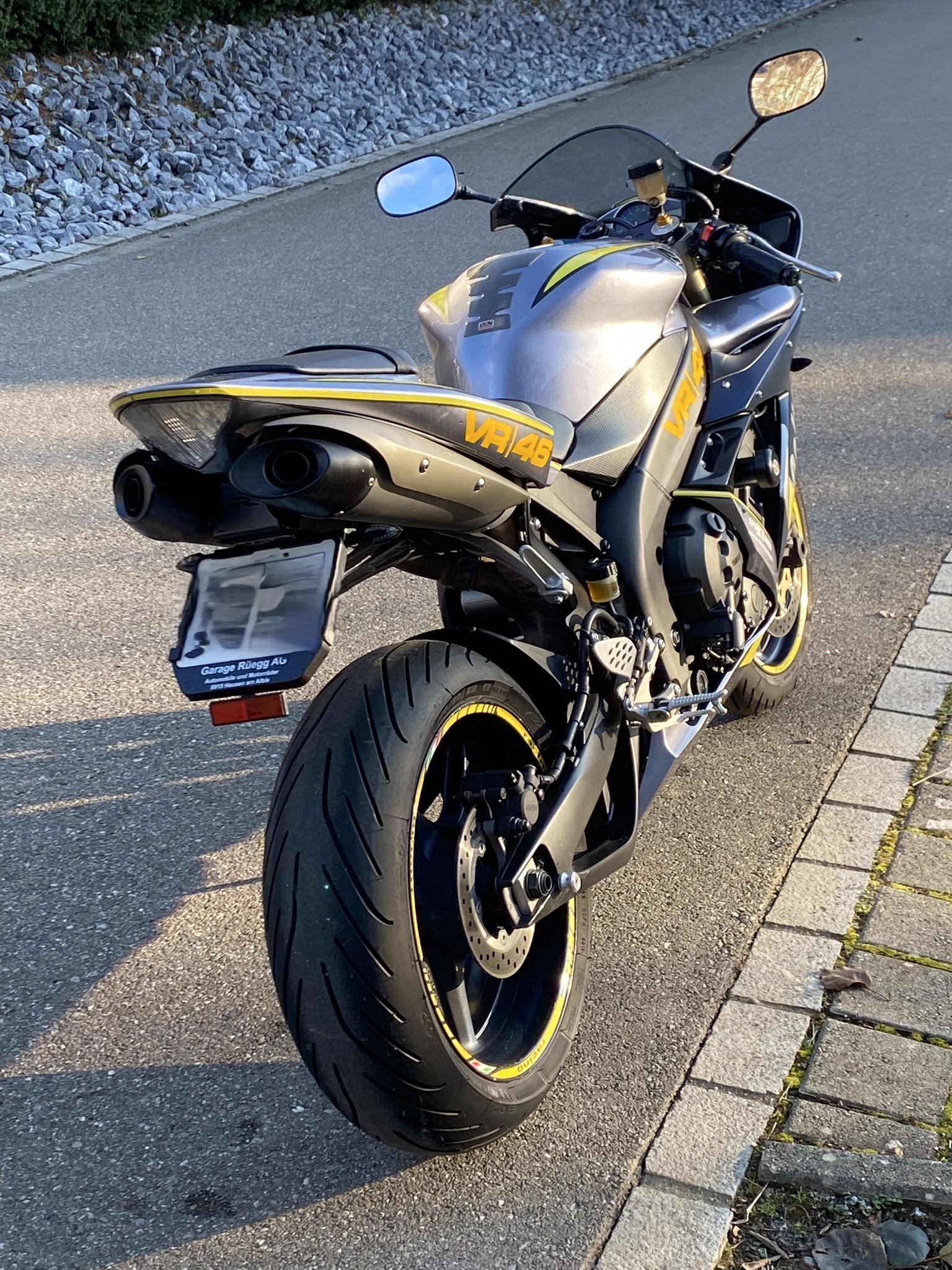 YAMAHA YZF-R1-image-2