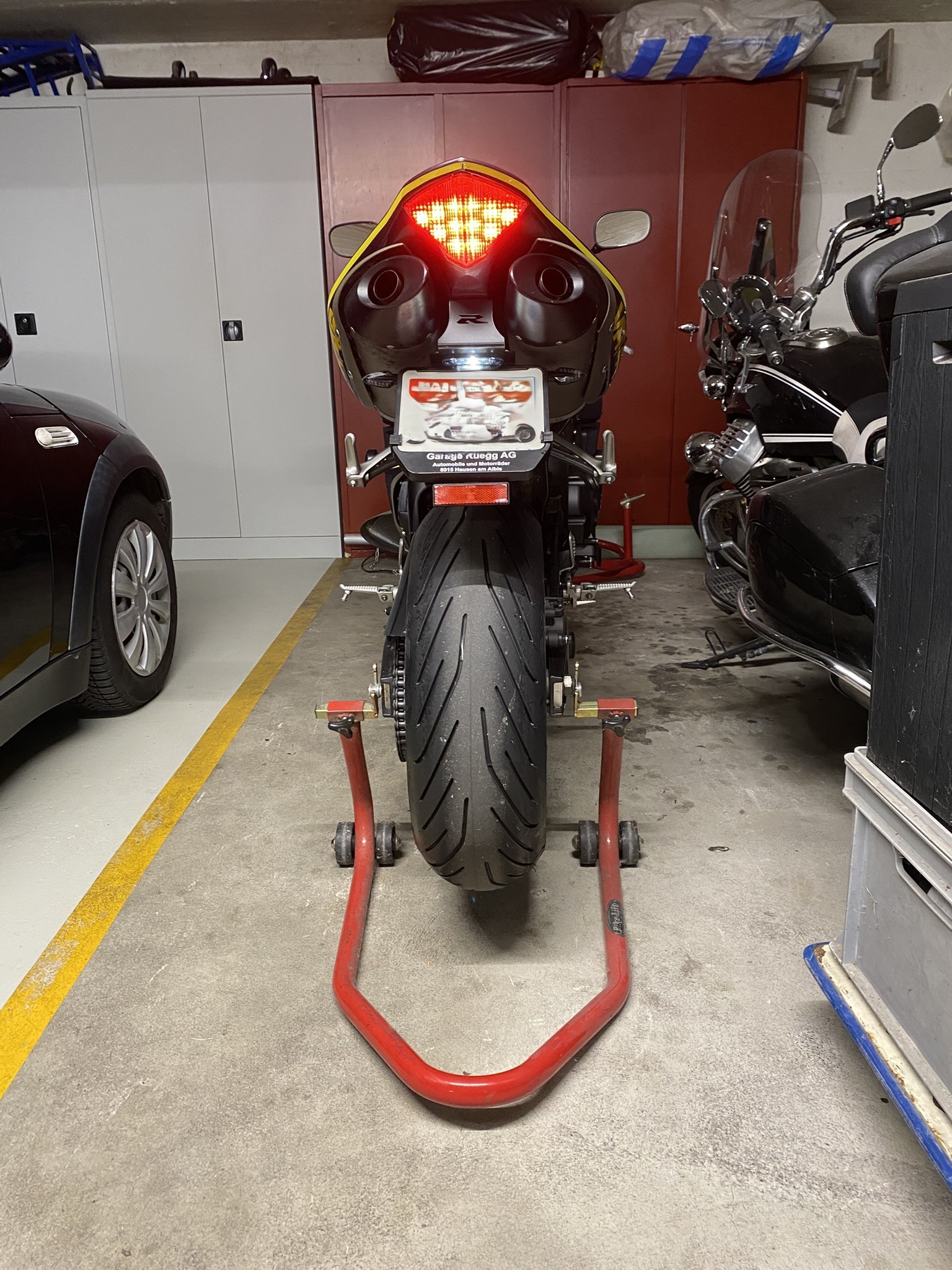 YAMAHA YZF-R1-image-9