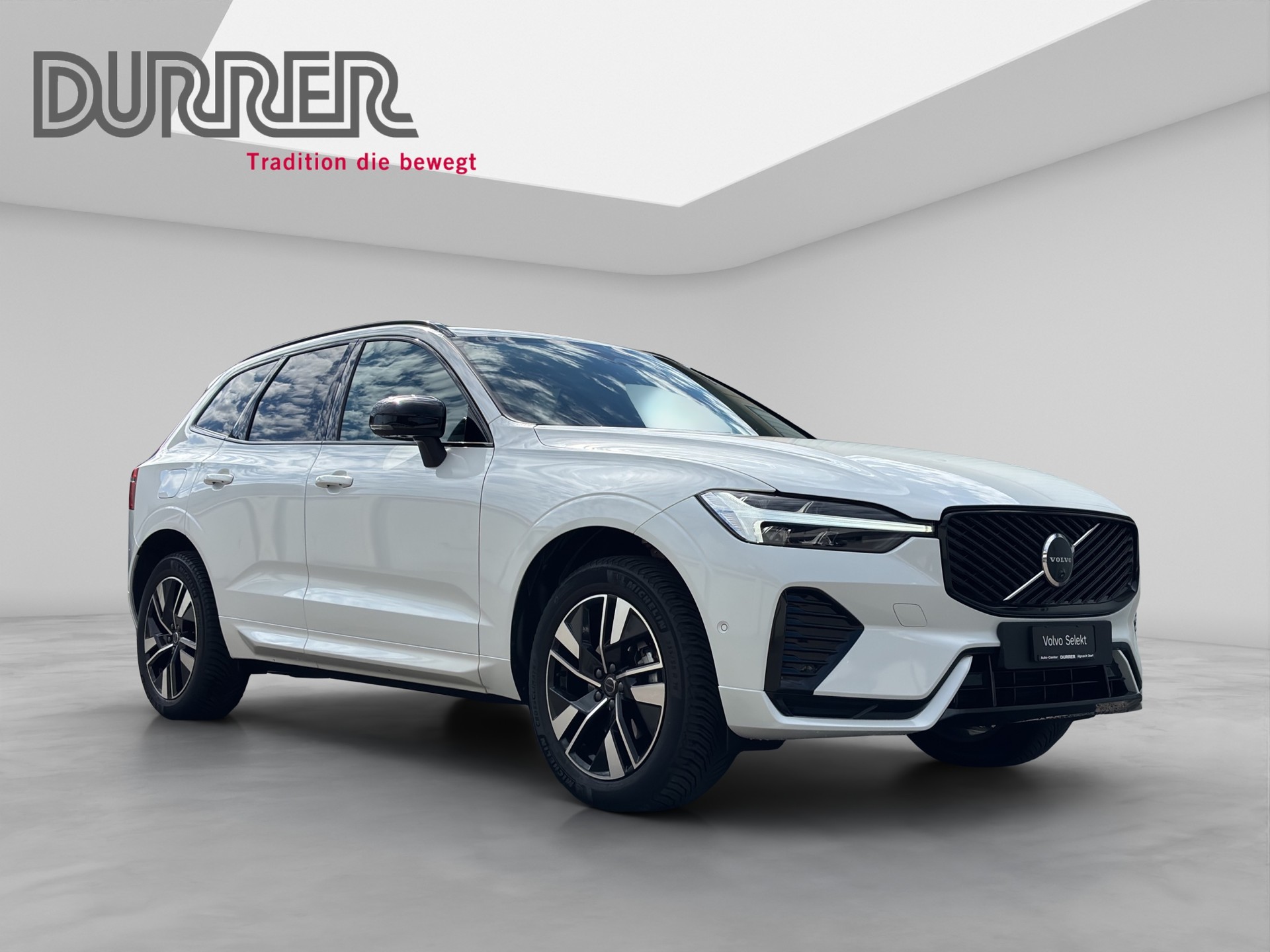 VOLVO XC60 2.0 B5 MH Plus Dark AWD-image-5