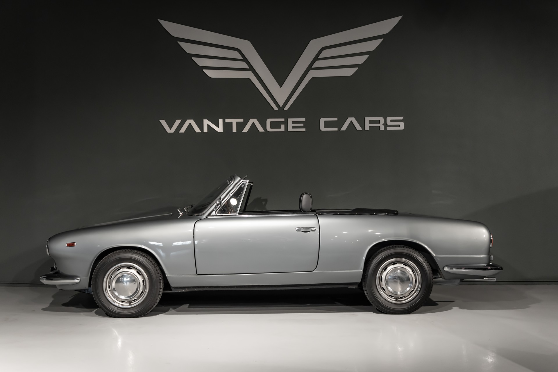 LANCIA Flavia Vignale-showroom-element-1