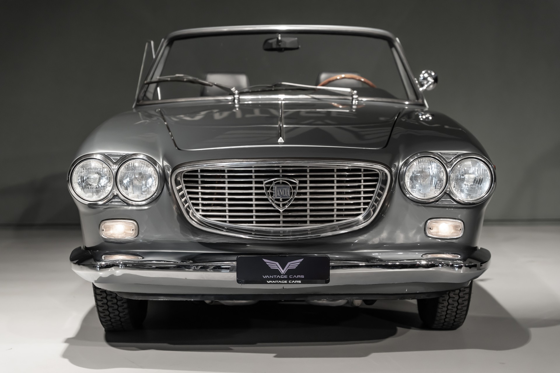 LANCIA Flavia Vignale-showroom-element-3