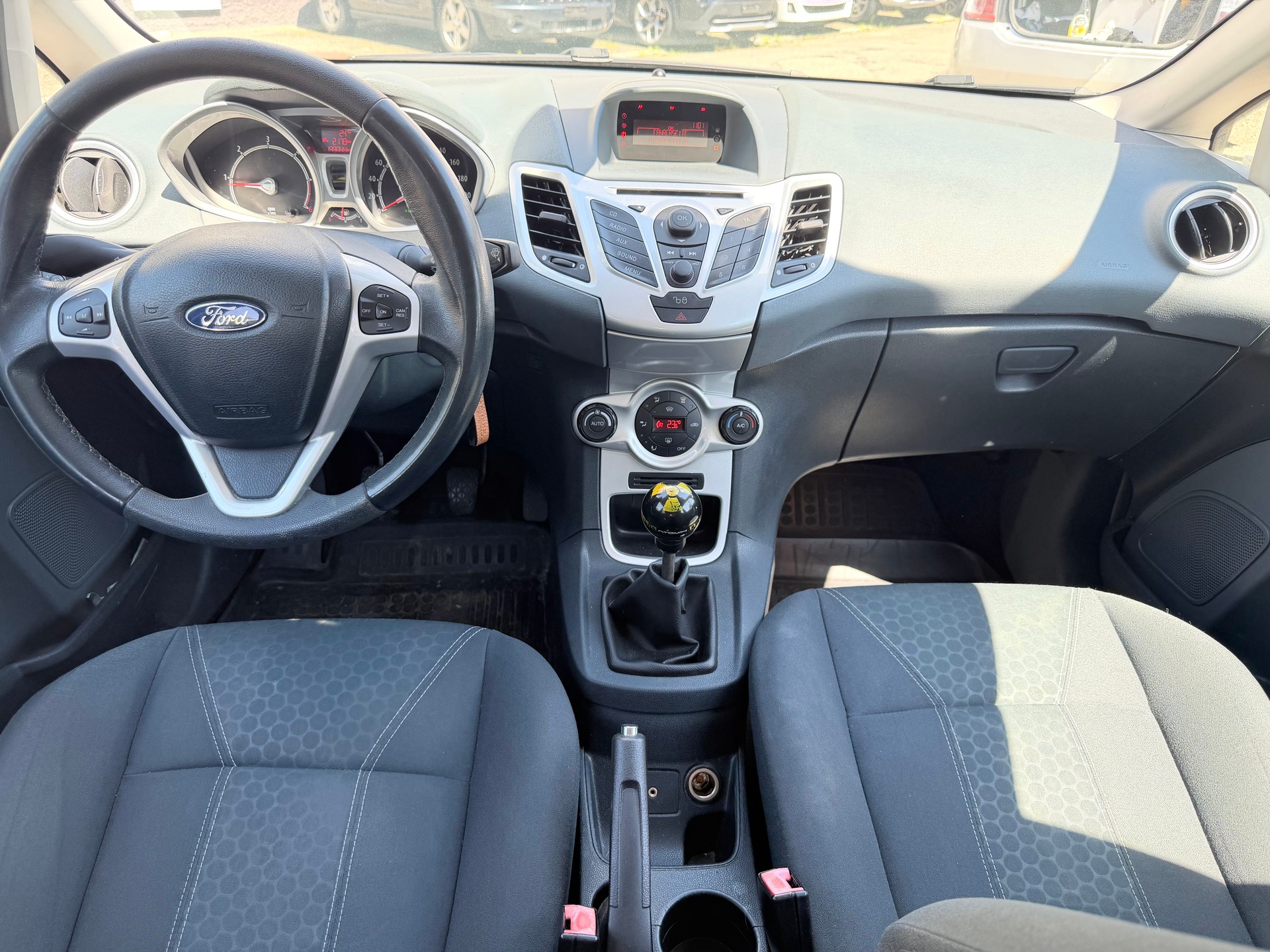 FORD Fiesta 1.6 16V TDCi Trend-image-6