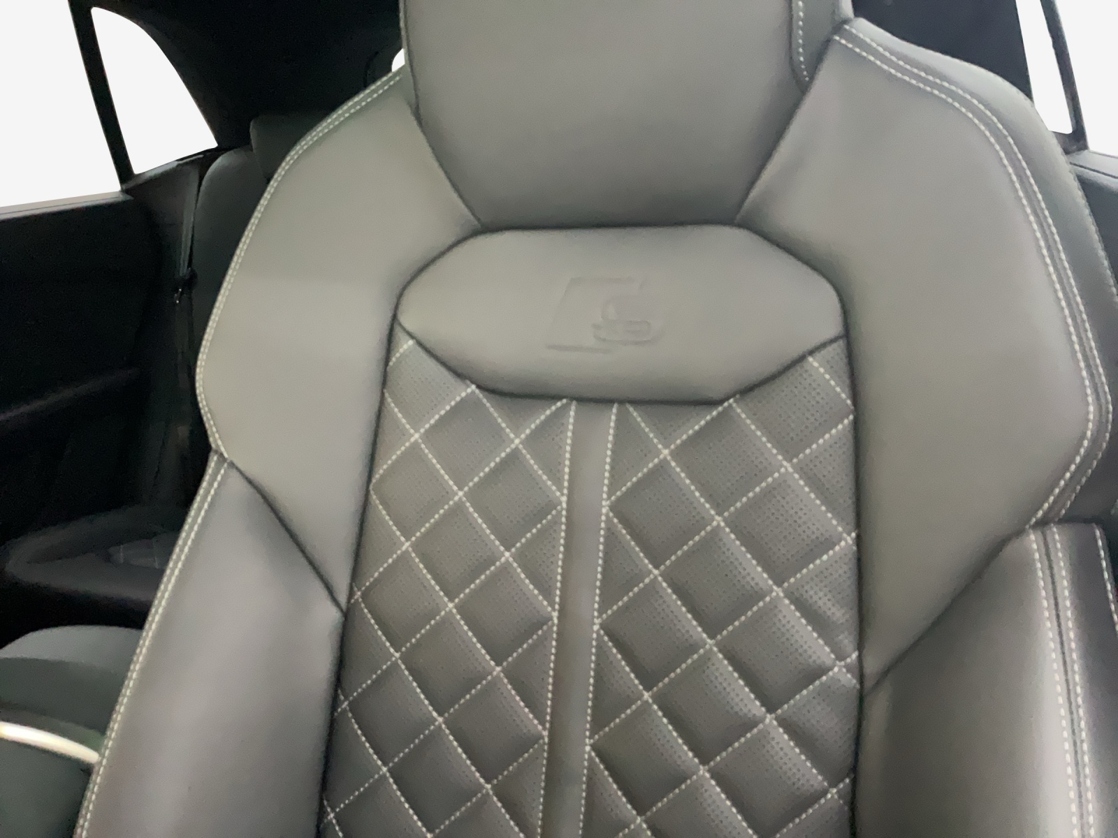 AUDI Q8 55 TFSI e quattro PHEV tiptronic-image-15