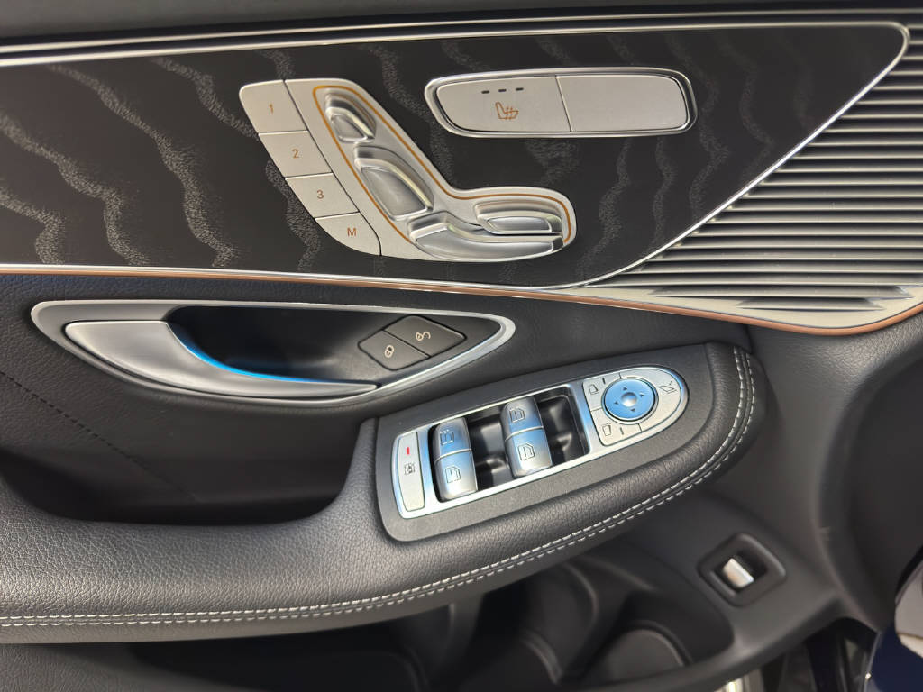 MERCEDES-BENZ EQC 400 AMG Line 4Matic-image-5