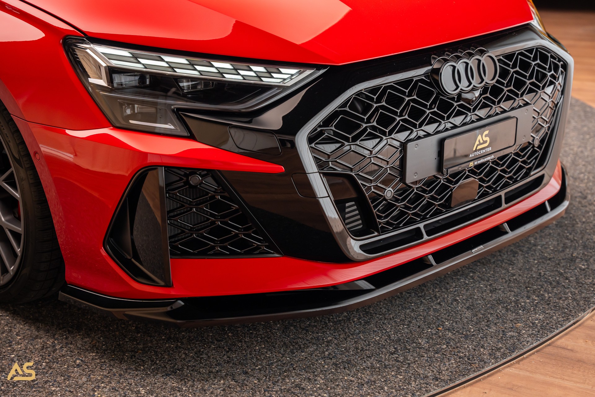 AUDI RS3 Sportback 2.5 TSI Facelift *PROGRESSIVE RED* TRAUM | R8-SCHALENSITZE | PANORAMA | CARBON | WERKSGARANTIE-image-12