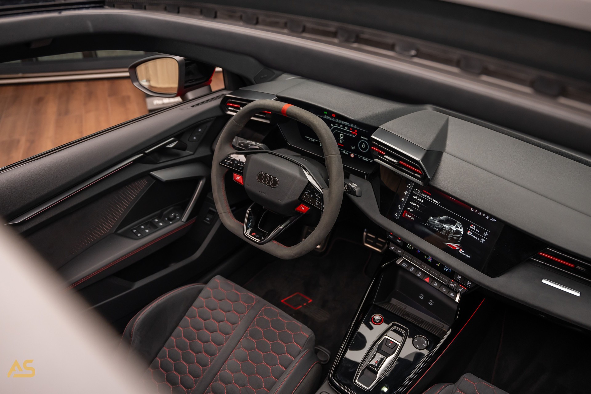 AUDI RS3 Sportback 2.5 TSI Facelift *PROGRESSIVE RED* TRAUM | R8-SCHALENSITZE | PANORAMA | CARBON | WERKSGARANTIE-image-22