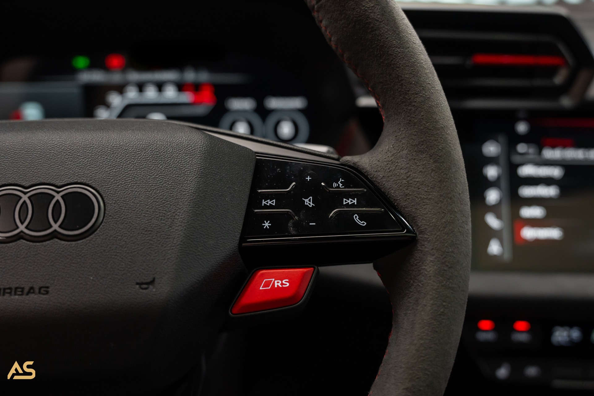AUDI RS3 Sportback 2.5 TSI Facelift *PROGRESSIVE RED* TRAUM | R8-SCHALENSITZE | PANORAMA | CARBON | WERKSGARANTIE-image-25