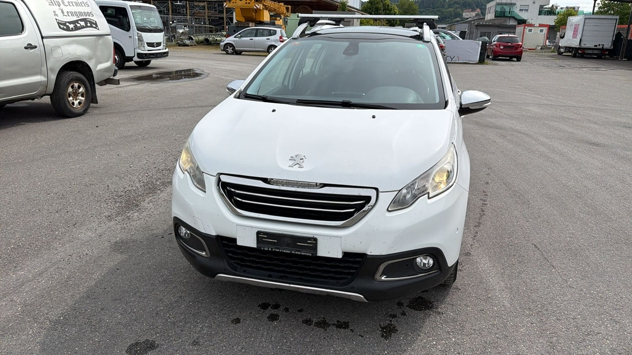 PEUGEOT 2008 1.2 PureTech Féline
