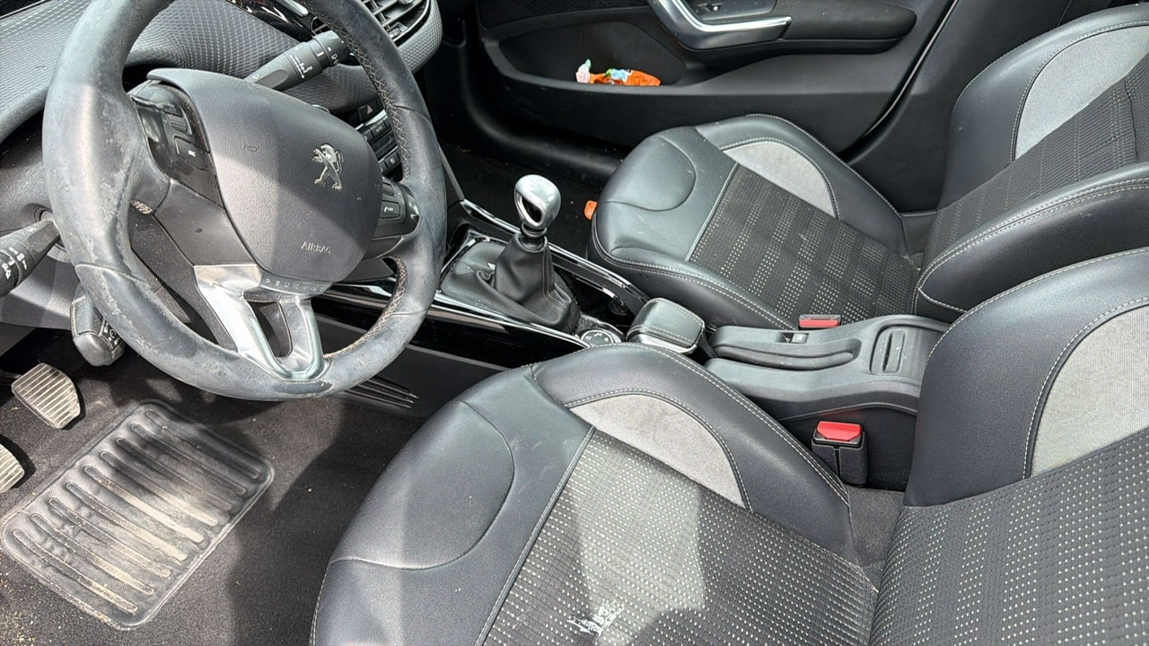 PEUGEOT 2008 1.2 PureTech Féline-image-9