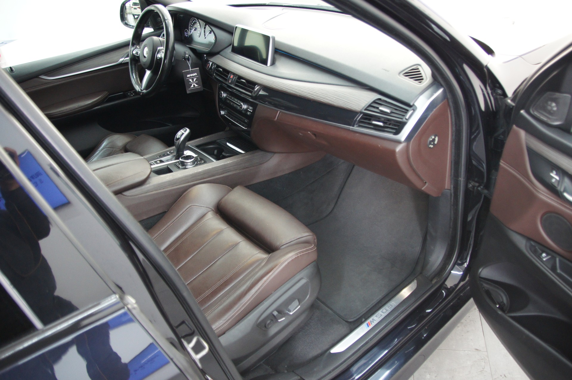 BMW X5 xDrive M50d Steptronic-image-12