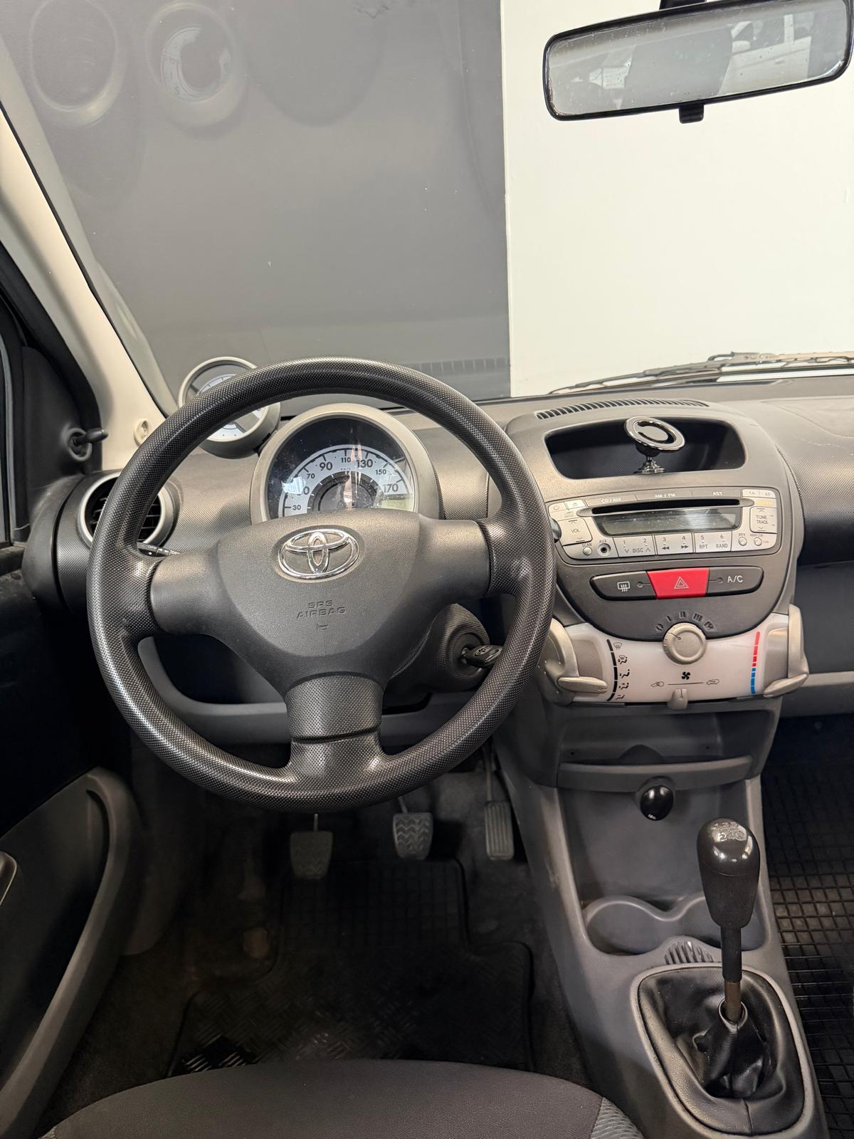 TOYOTA Aygo 1.0 Linea Luna ***CH-Fahrzeug*** 2. Hand / Frisch ab MFK-image-6