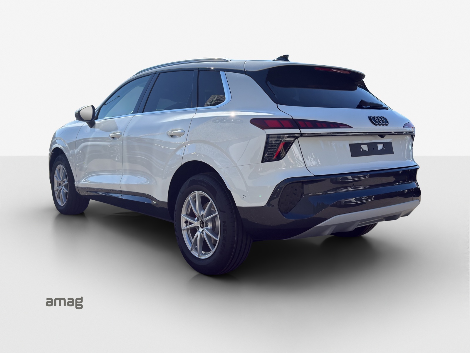 AUDI Q3 SUV 110 kW TFSI S tronic-showroom-element-2