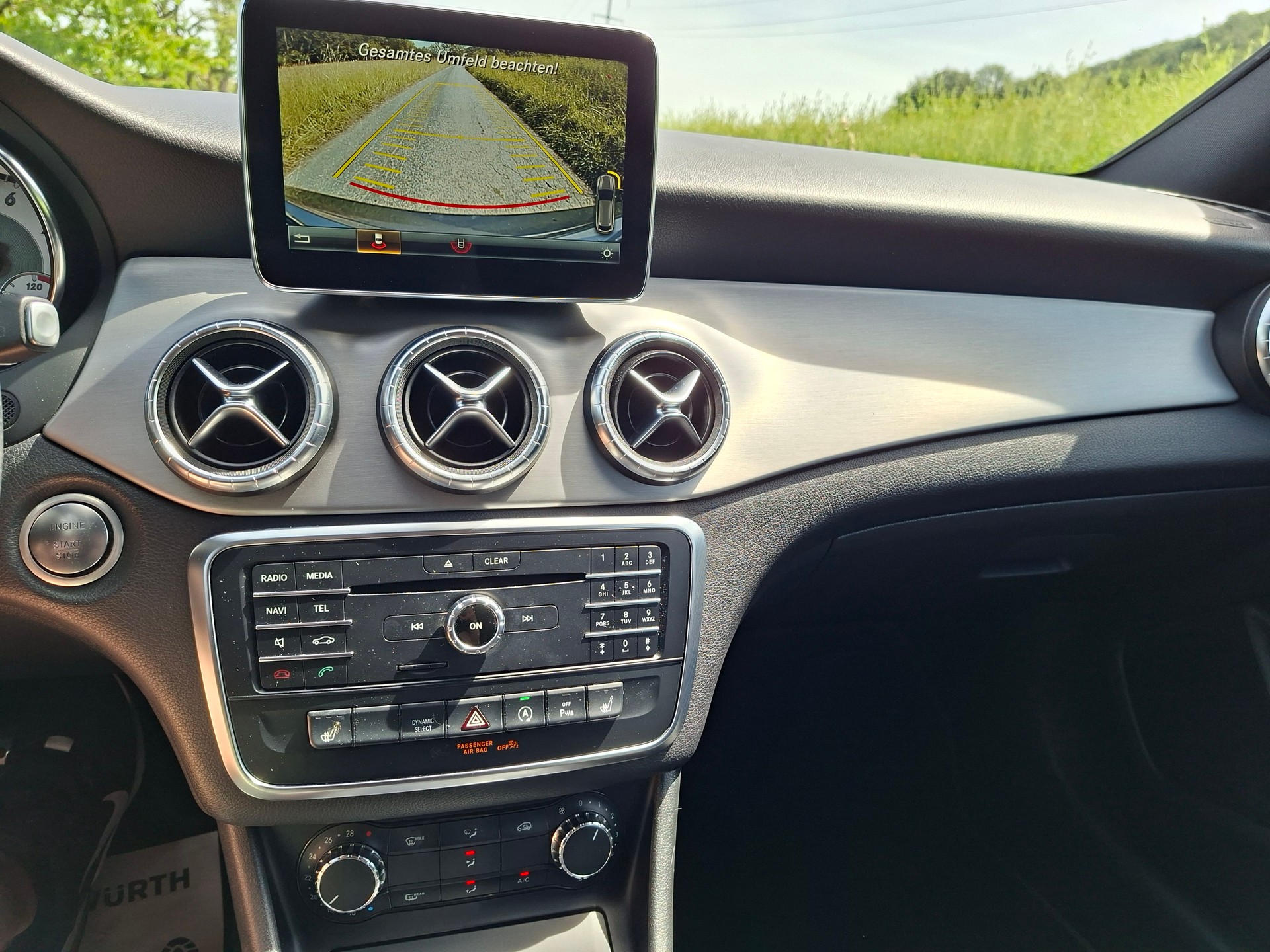 MERCEDES-BENZ CLA Shooting Brake 180 AMG Line 7G-DCT-image-11