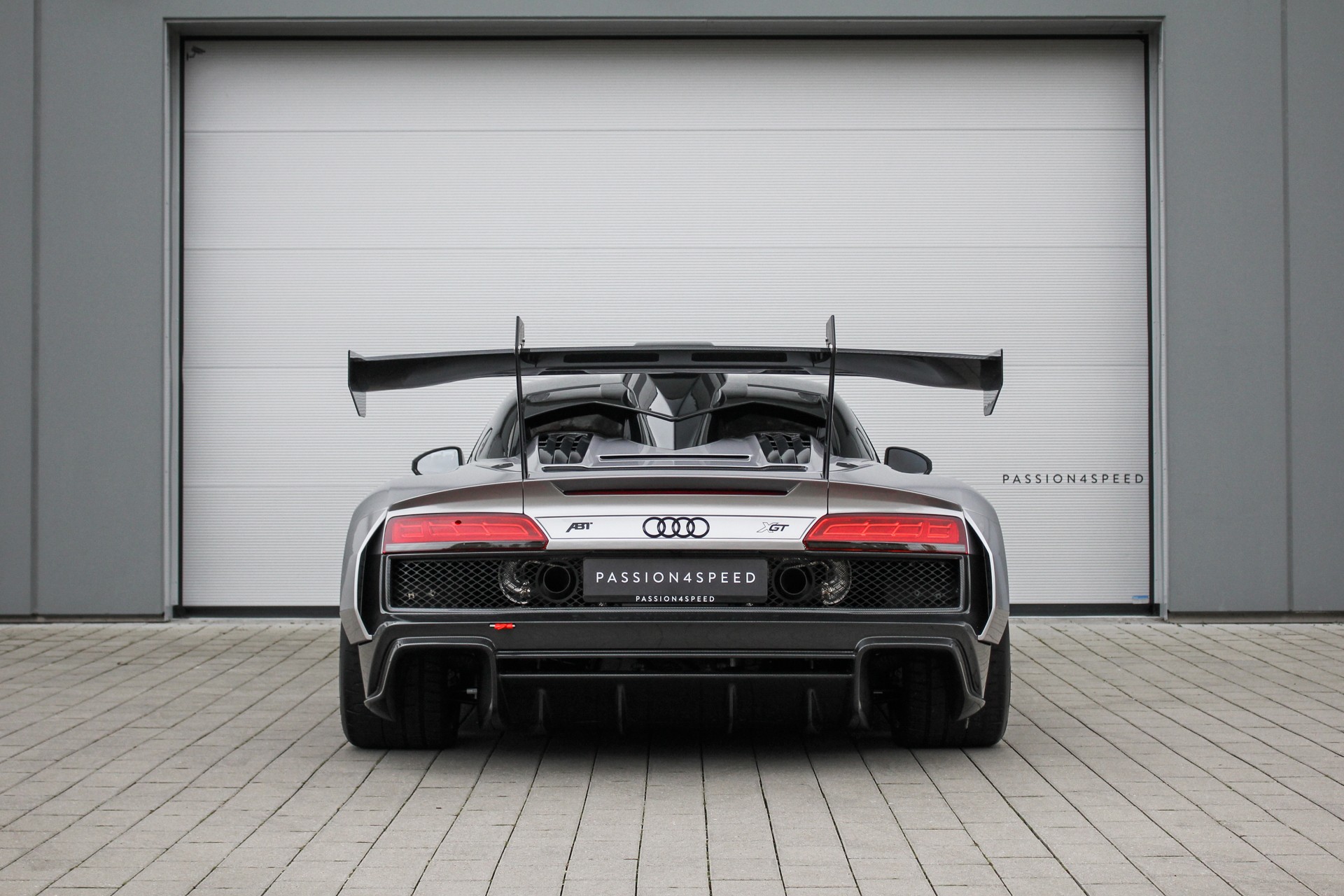 AUDI ABT XGT-showroom-element-3