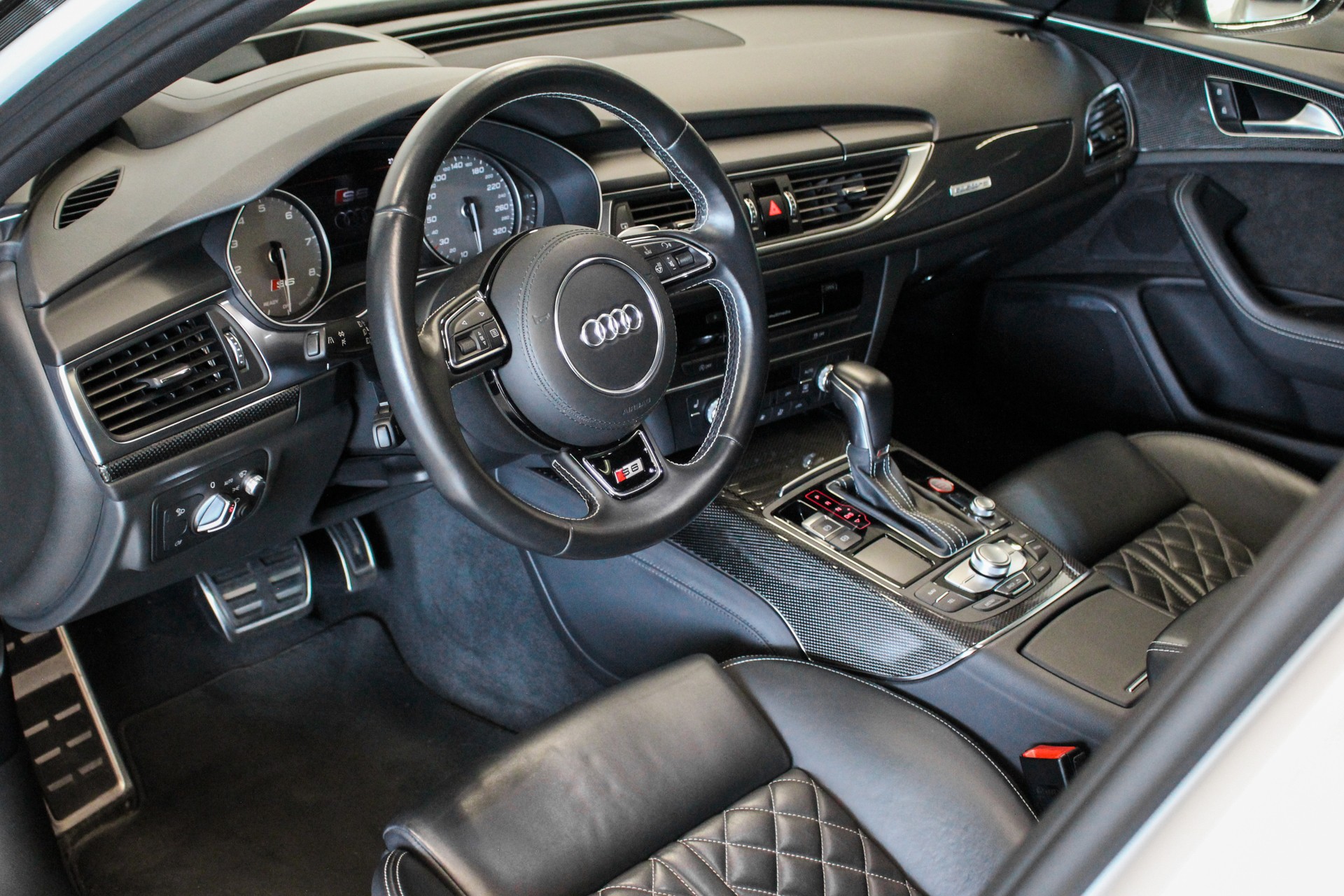 AUDI S6 Avant 4.0 TFSI V8 quattro S-tronic-image-7