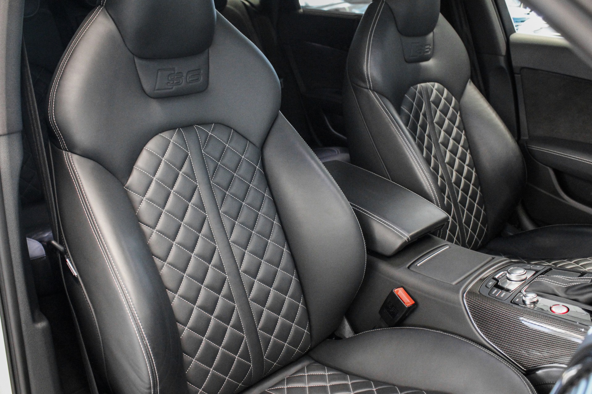 AUDI S6 Avant 4.0 TFSI V8 quattro S-tronic-image-11