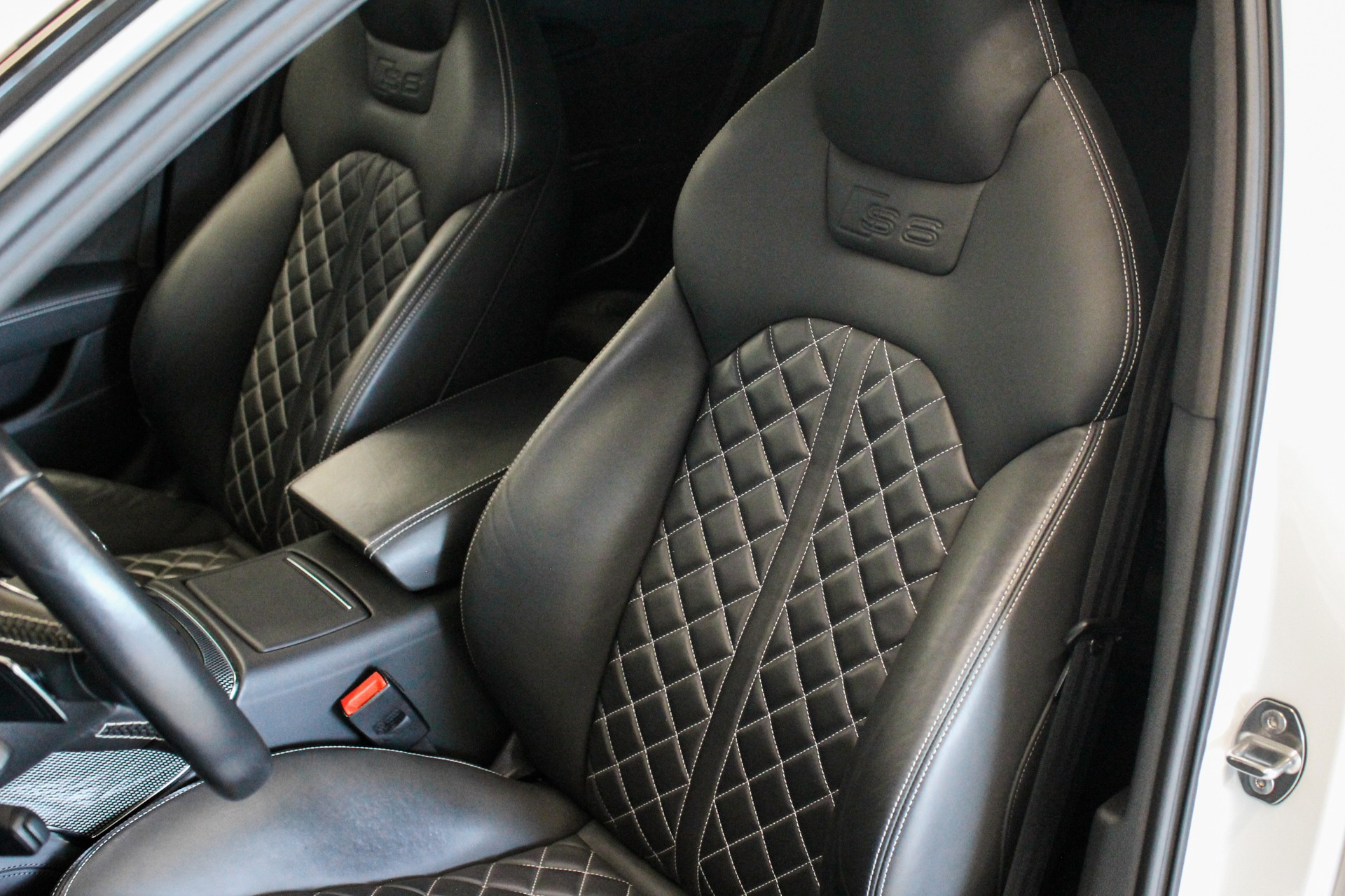 AUDI S6 Avant 4.0 TFSI V8 quattro S-tronic-image-8