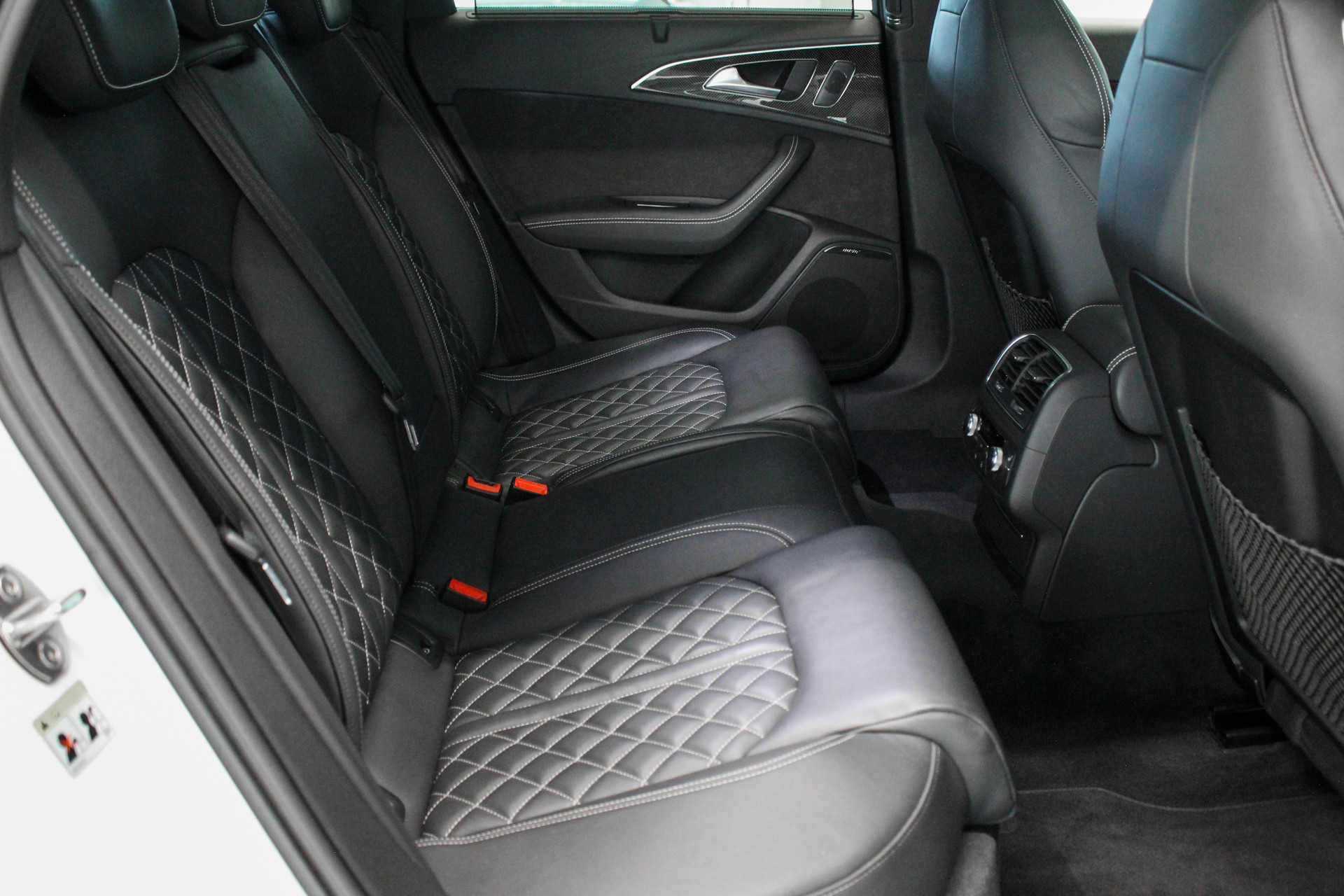 AUDI S6 Avant 4.0 TFSI V8 quattro S-tronic-image-16