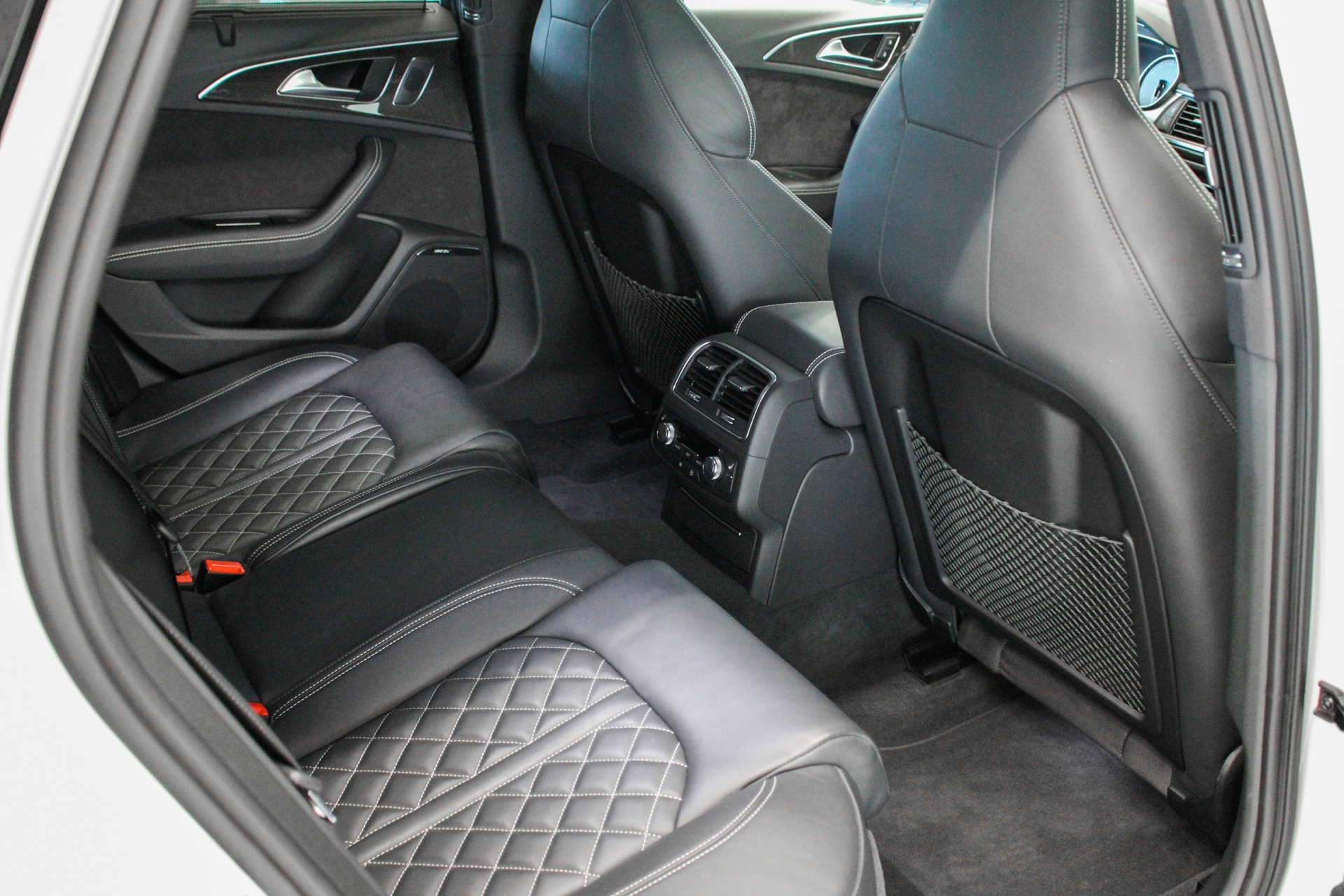 AUDI S6 Avant 4.0 TFSI V8 quattro S-tronic-image-17