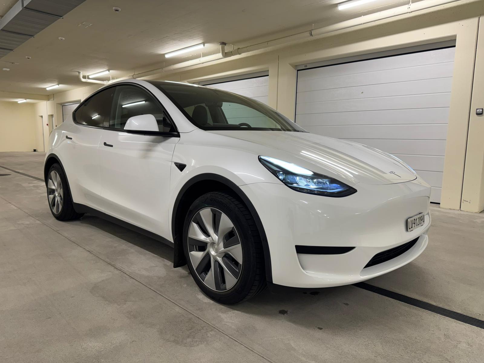 TESLA Model Y RWD / EAP / AHK / Garantie-image-9