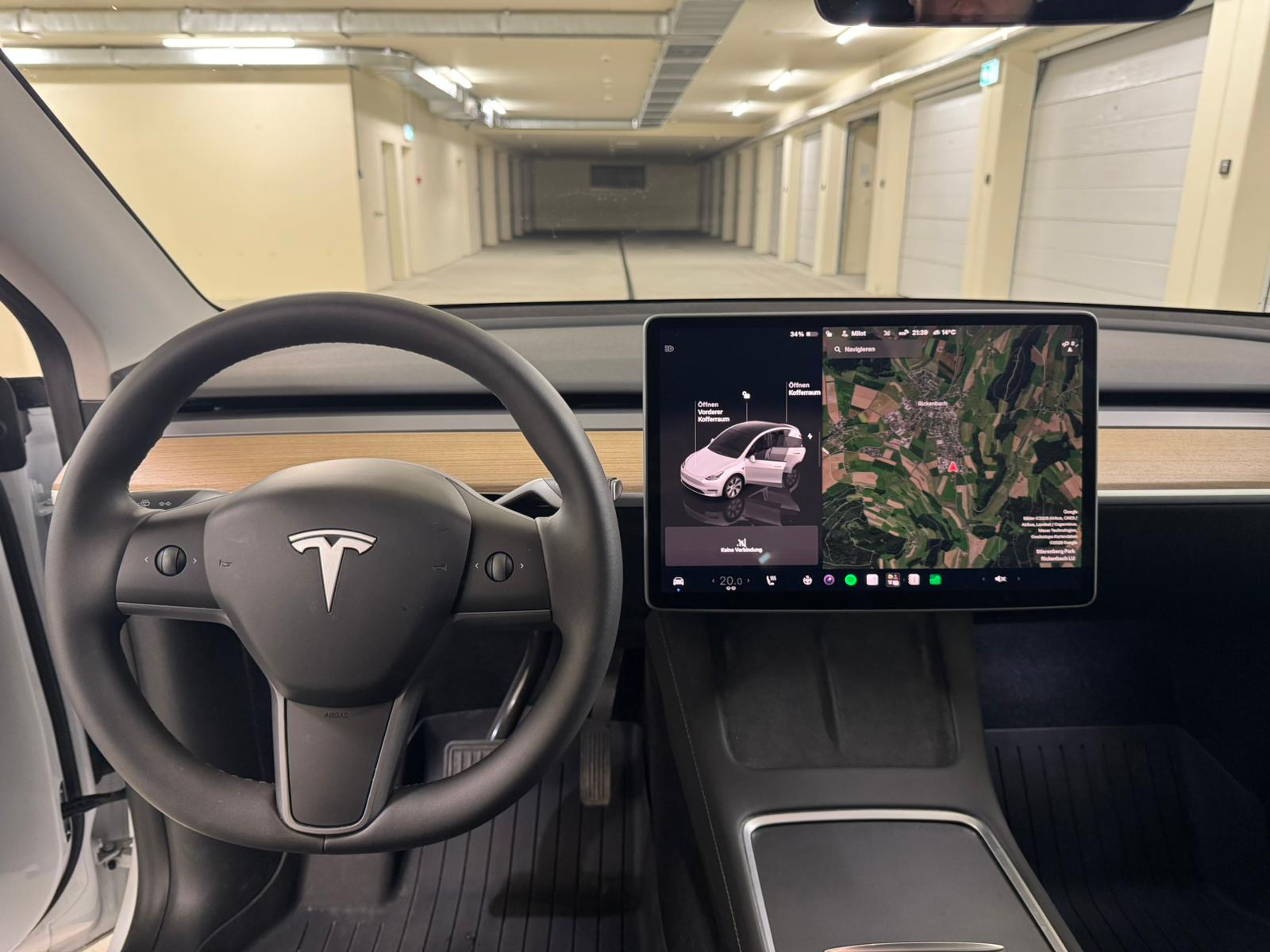 TESLA Model Y RWD / EAP / AHK / Garantie-image-13
